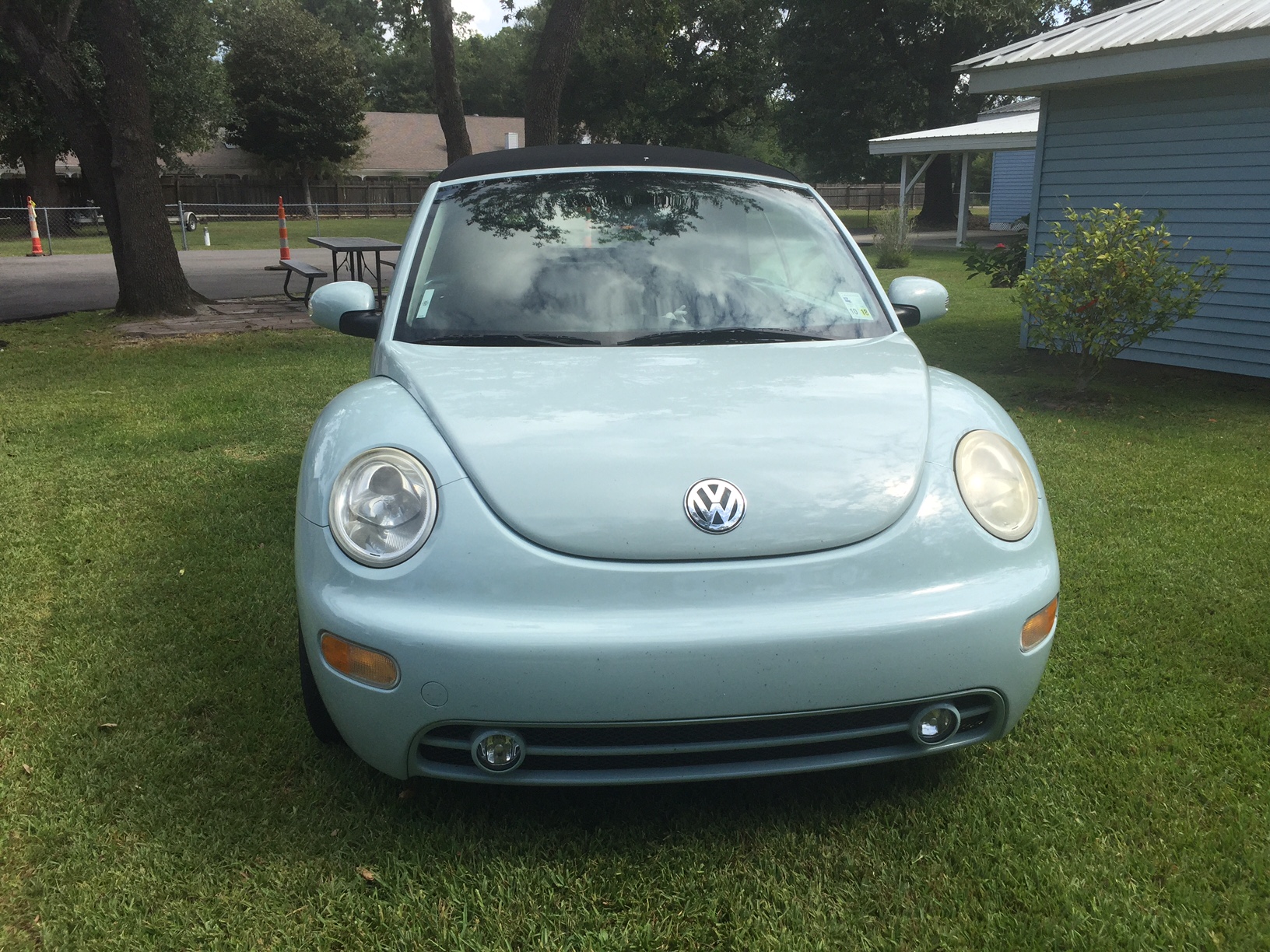 1st Image of a 2004 VOLKSWAGEN NEW BEETLE GLS