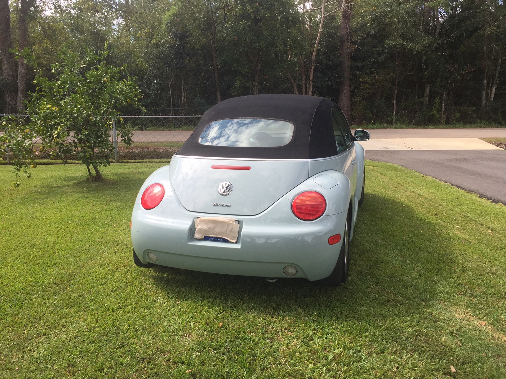 3rd Image of a 2004 VOLKSWAGEN NEW BEETLE GLS