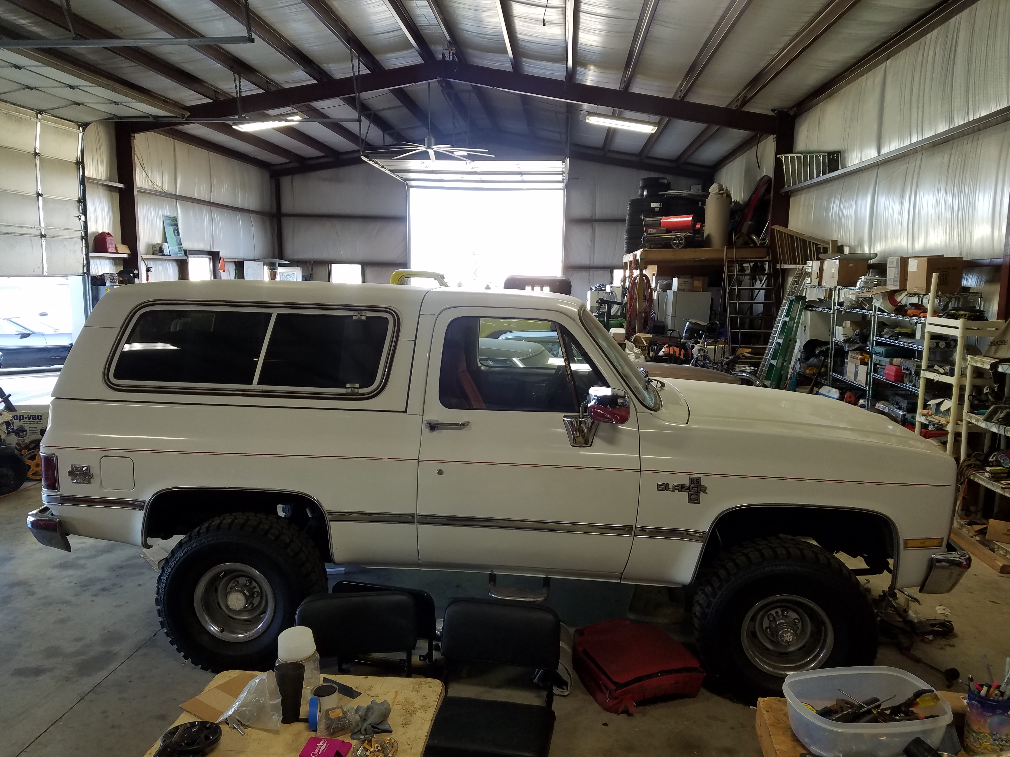 3rd Image of a 1985 CHEVROLET BLAZER 1/2 TON; K5/K10