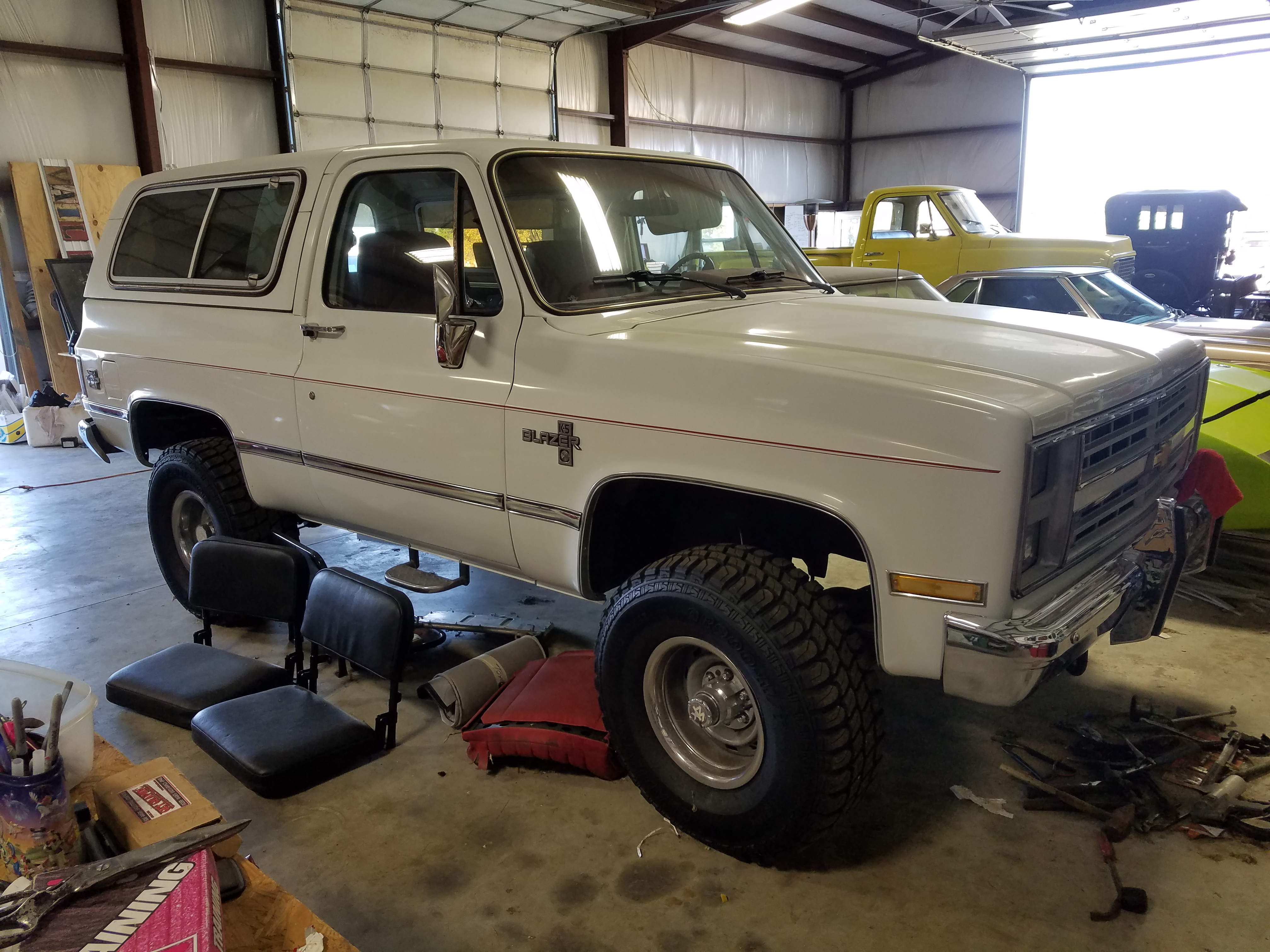 4th Image of a 1985 CHEVROLET BLAZER 1/2 TON; K5/K10