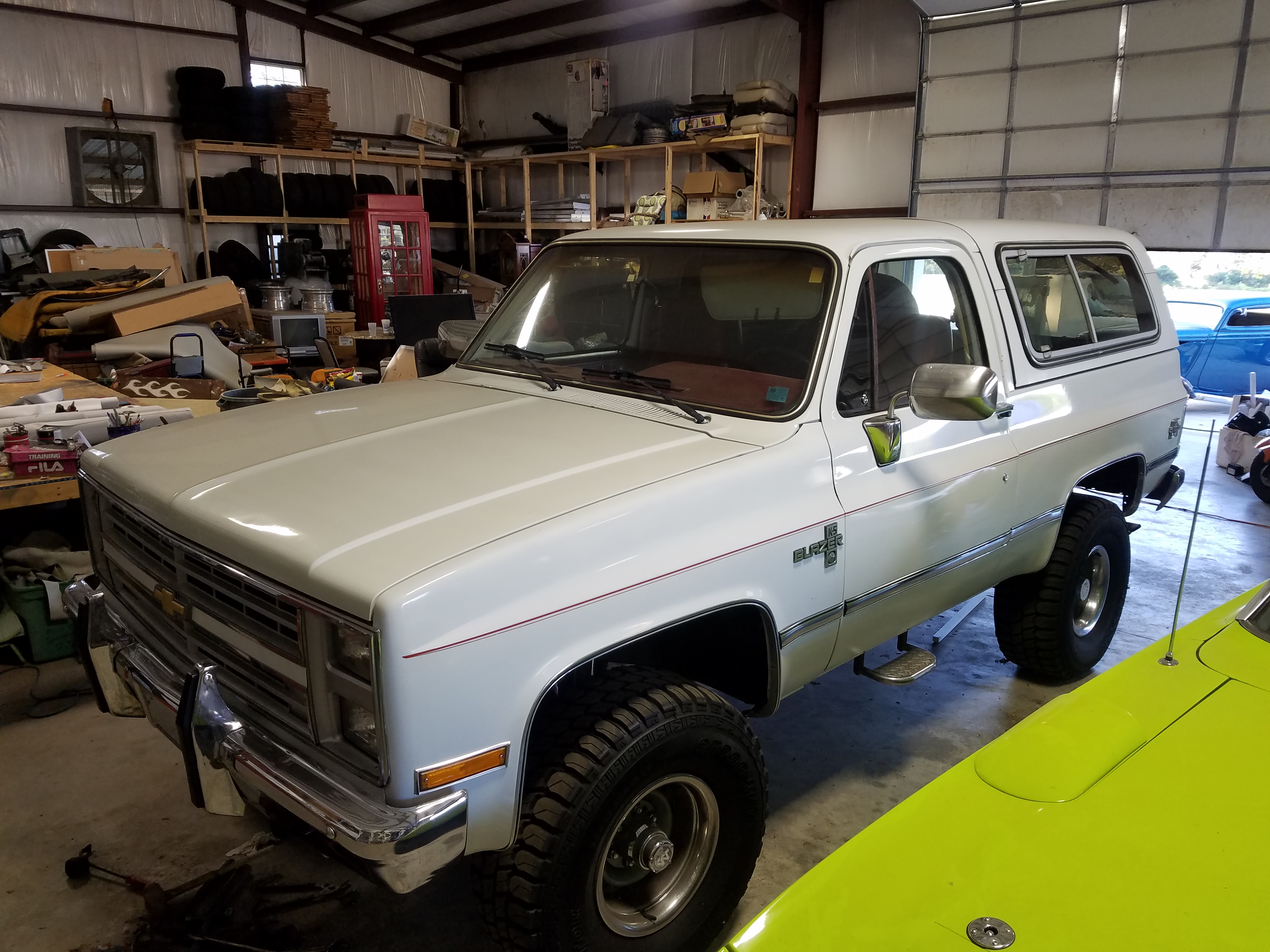 5th Image of a 1985 CHEVROLET BLAZER 1/2 TON; K5/K10