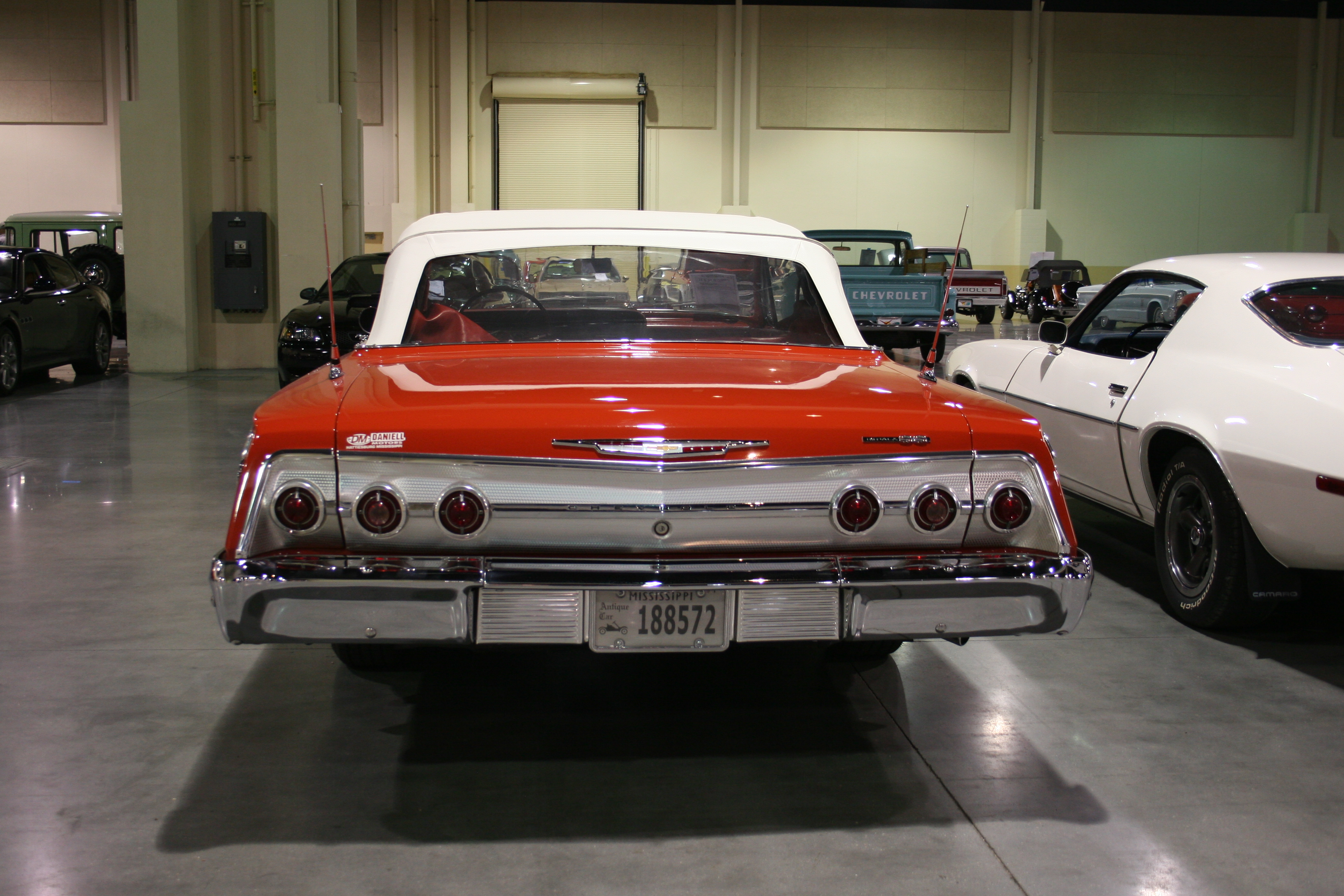 5th Image of a 1962 CHEVROLET IMPALA SS