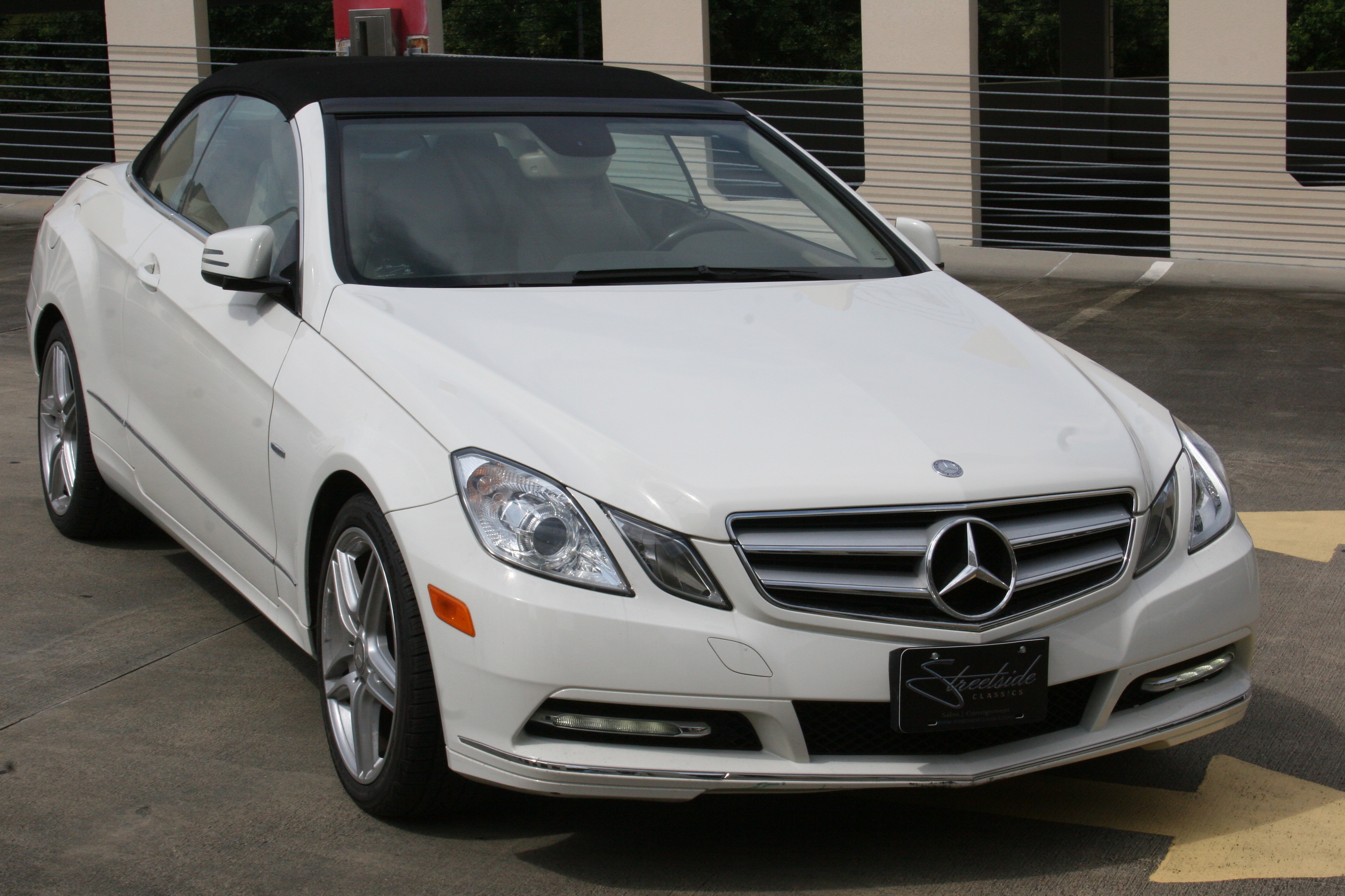 1st Image of a 2012 MERCEDES-BENZ E-CLASS E350