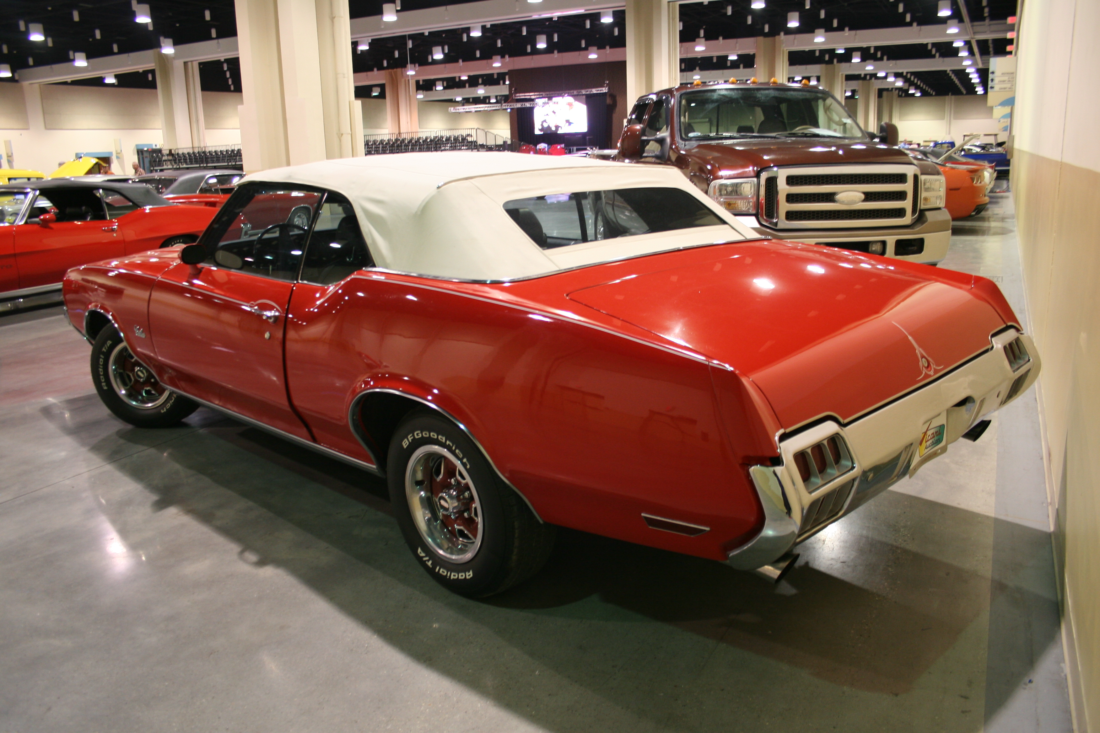 4th Image of a 1972 OLDSMOBILE CUTLASS SUPREME