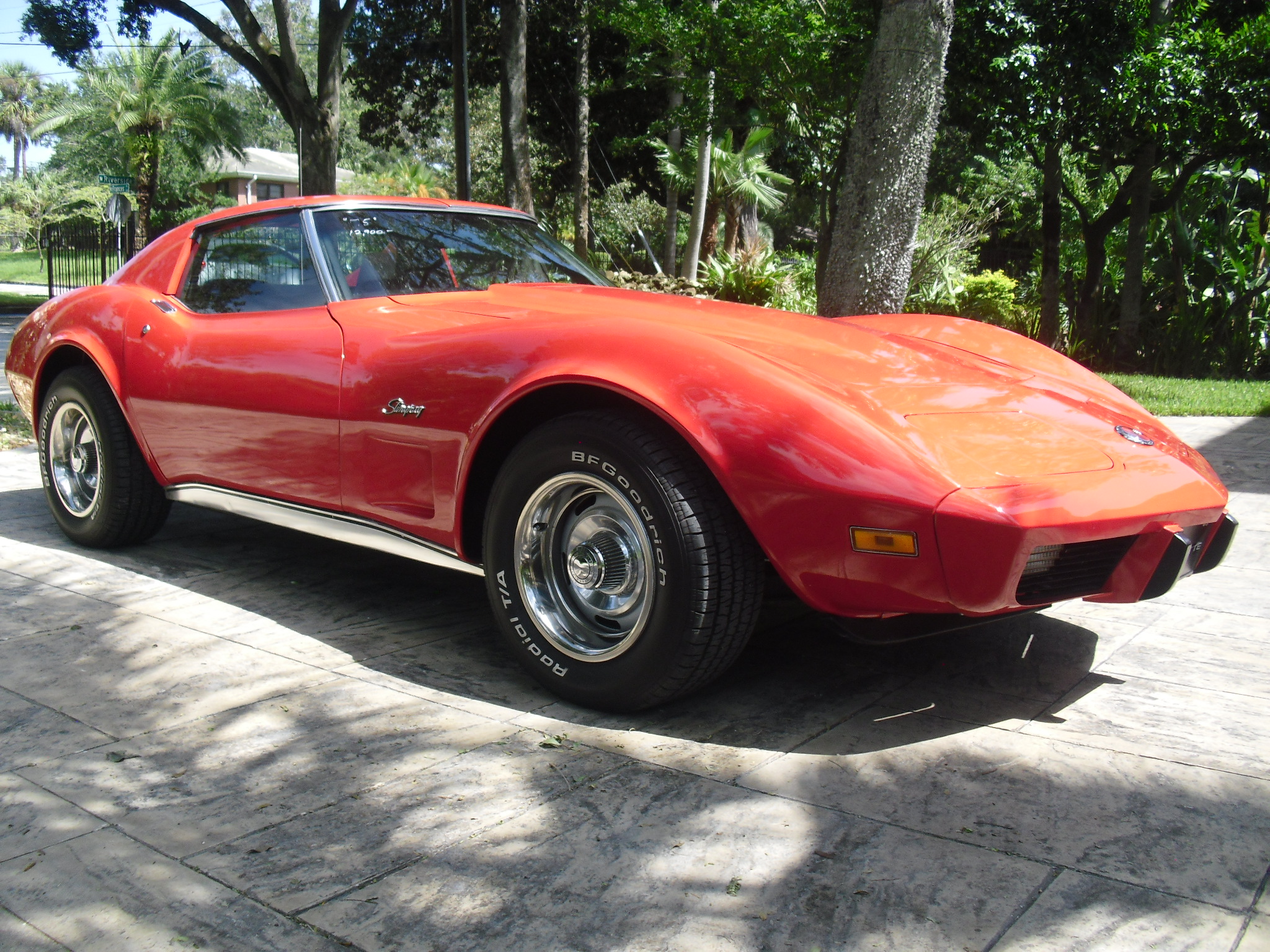 1st Image of a 1975 CHEVROLET CORVETTE