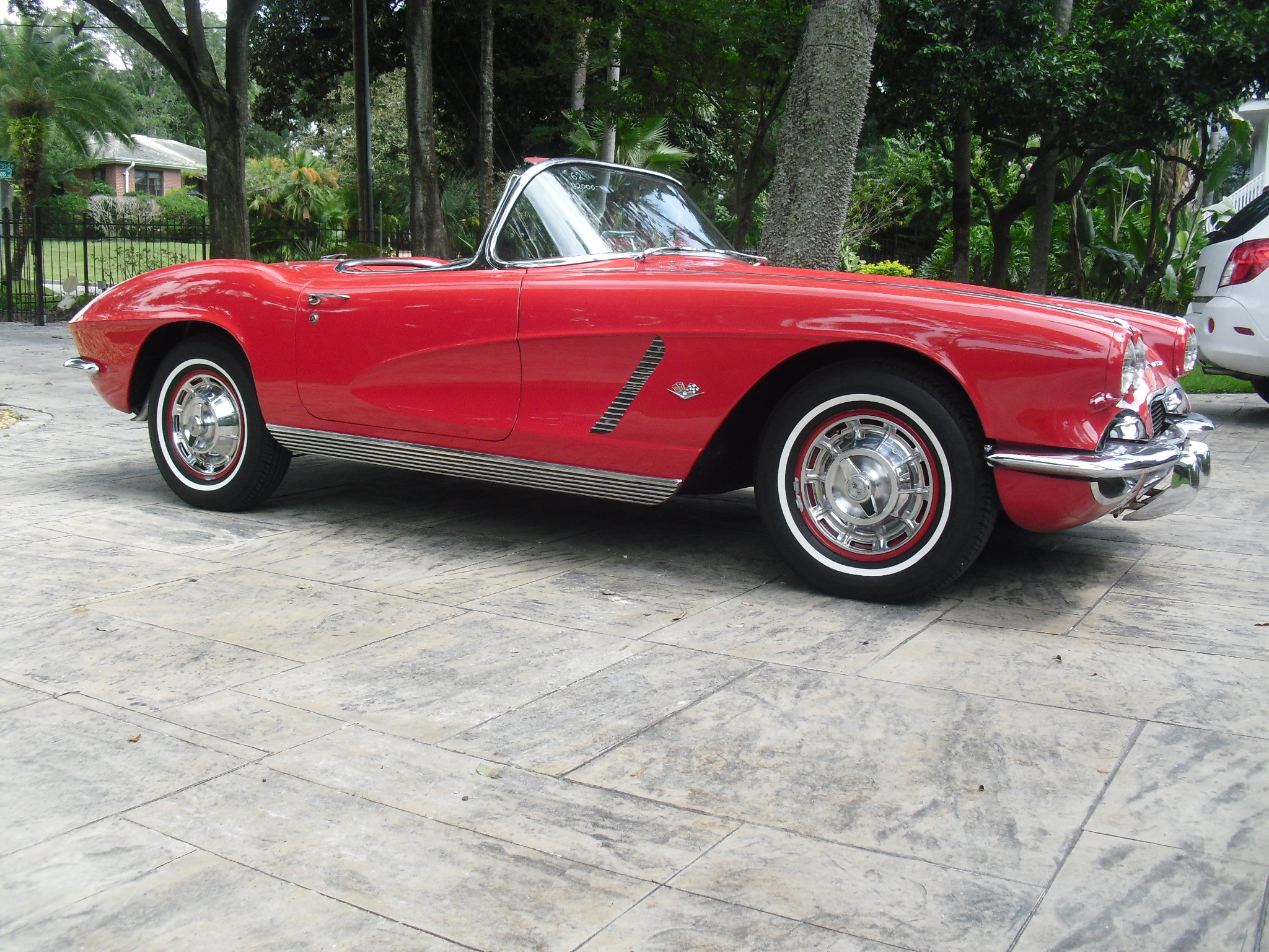 1st Image of a 1962 CHEVROLET CORVETTE