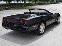 Image 4 of 12 of a 1989 CHEVROLET CORVETTE