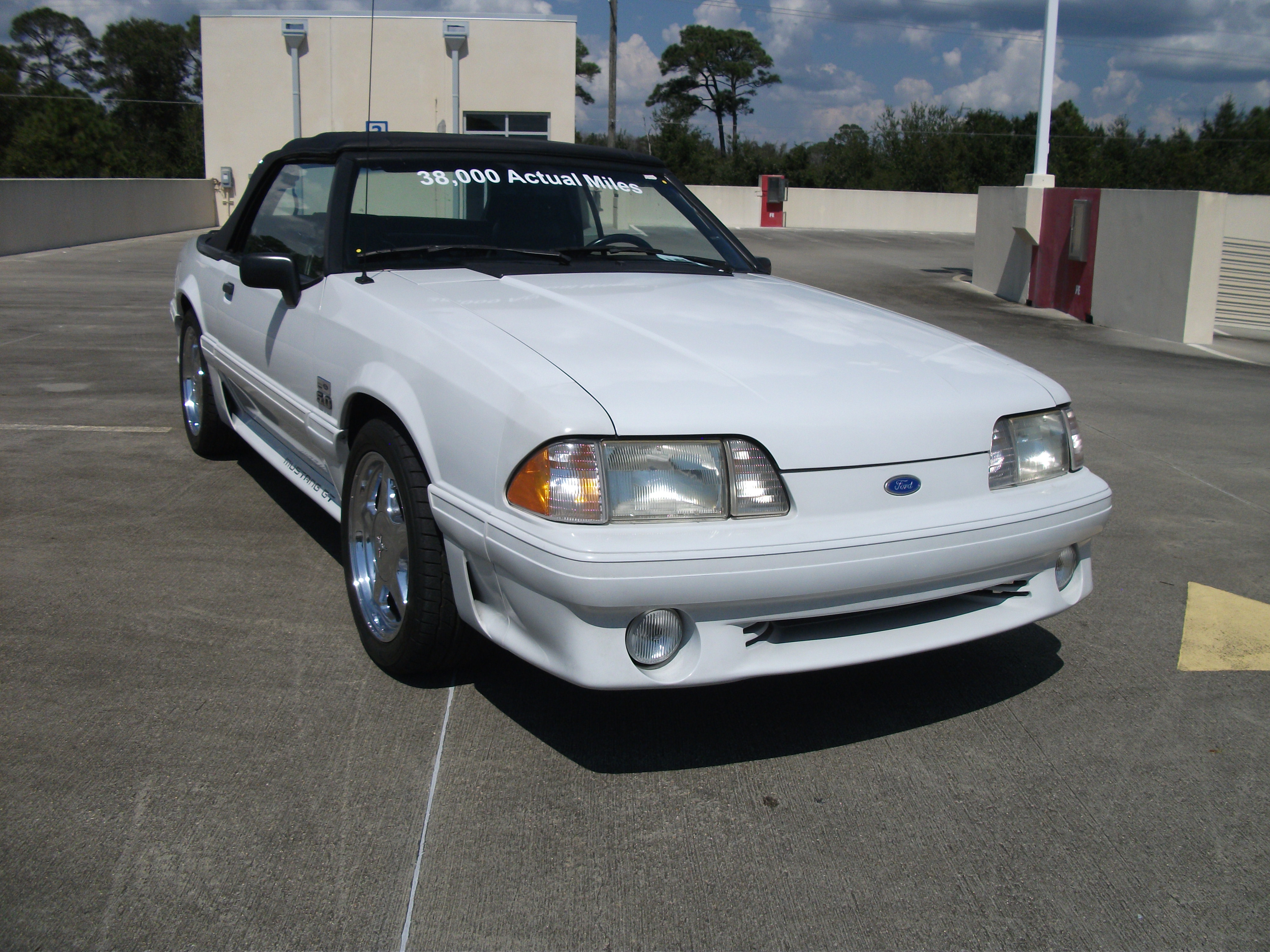 1st Image of a 1990 FORD MUSTANG GT