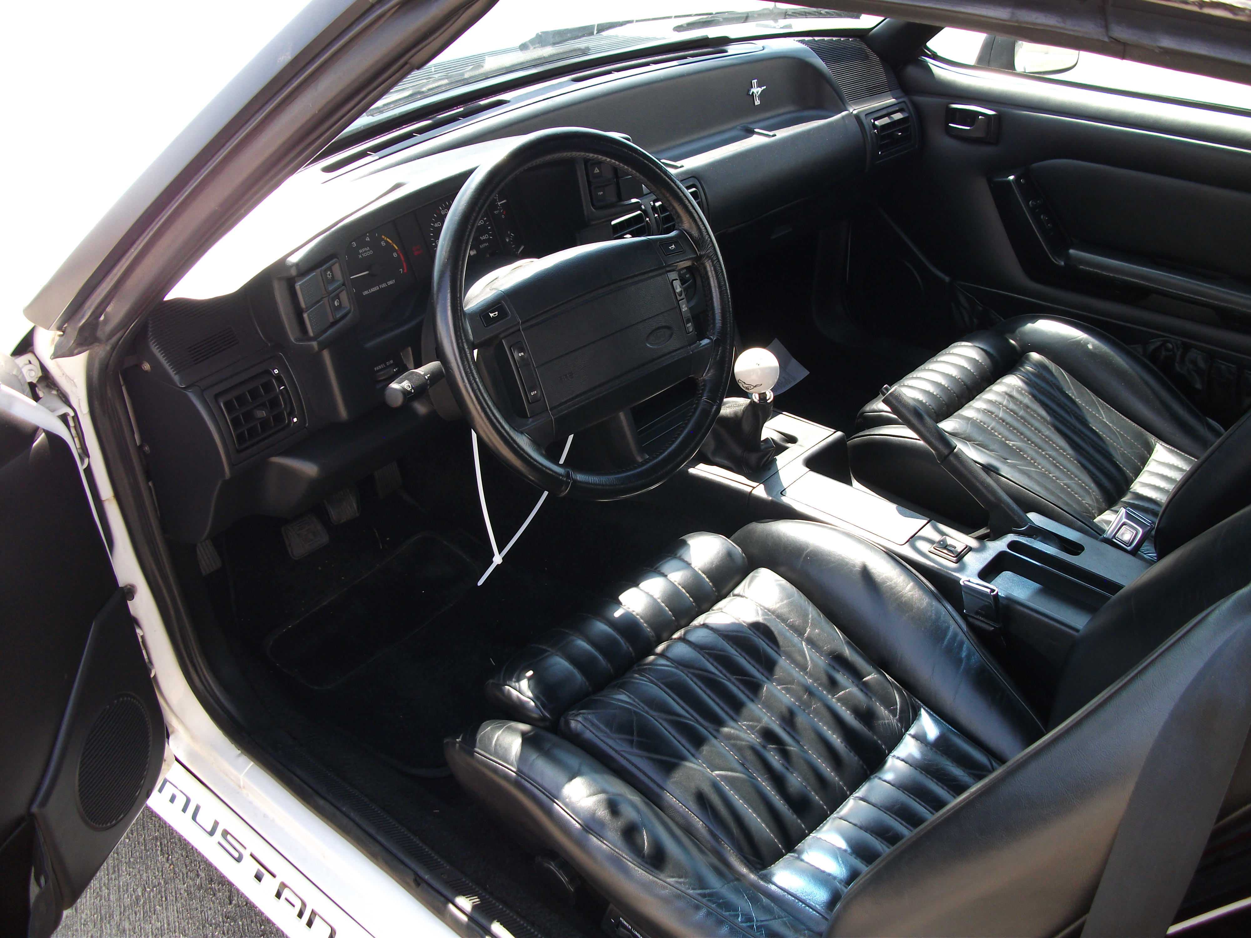 4th Image of a 1990 FORD MUSTANG GT