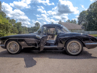 Image 2 of 13 of a 1959 CHEVROLET CORVETTE