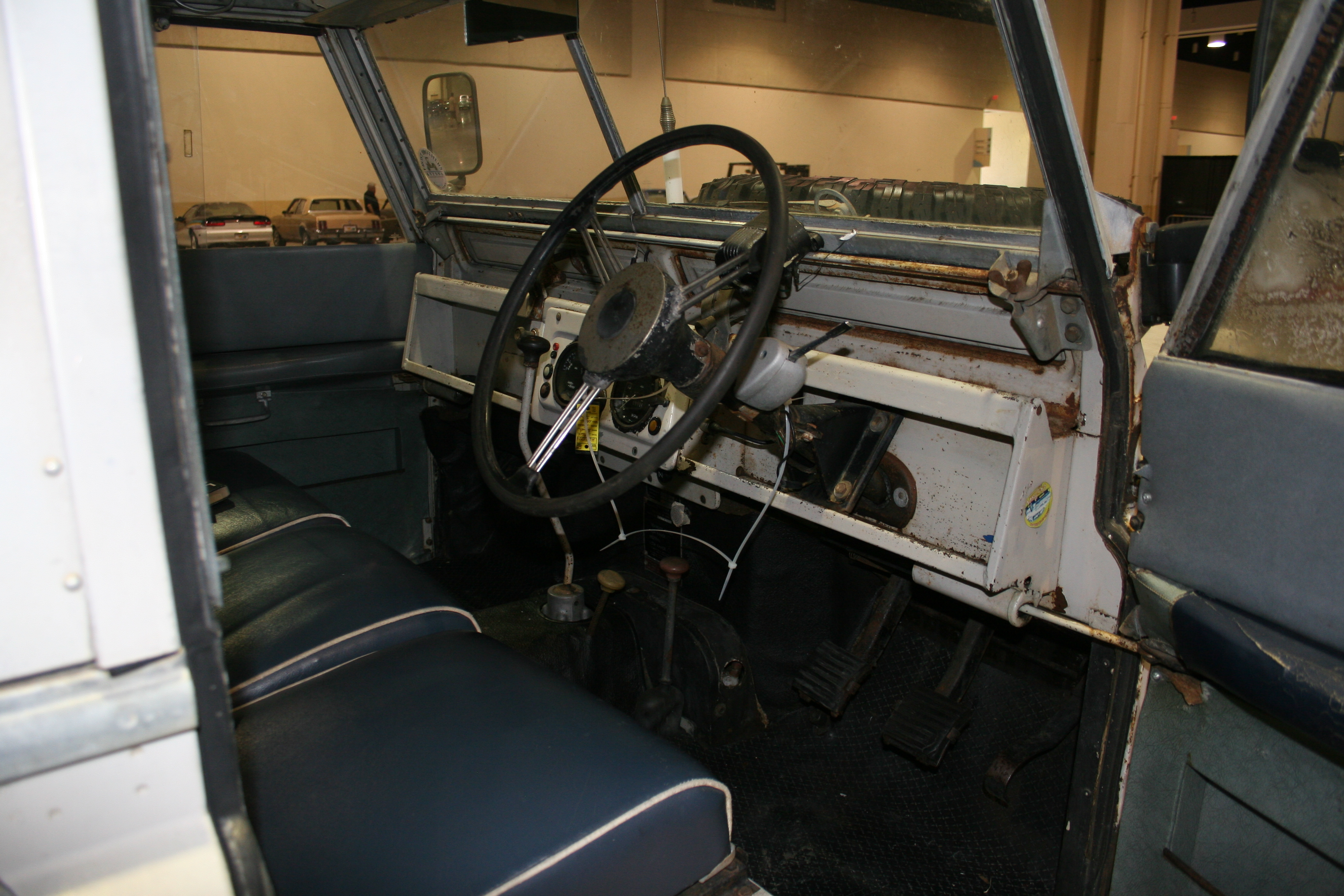 3rd Image of a 1964 LANDROVER ROVER