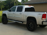 Image 2 of 8 of a 2011 GMC SIERRA 1500 SLE