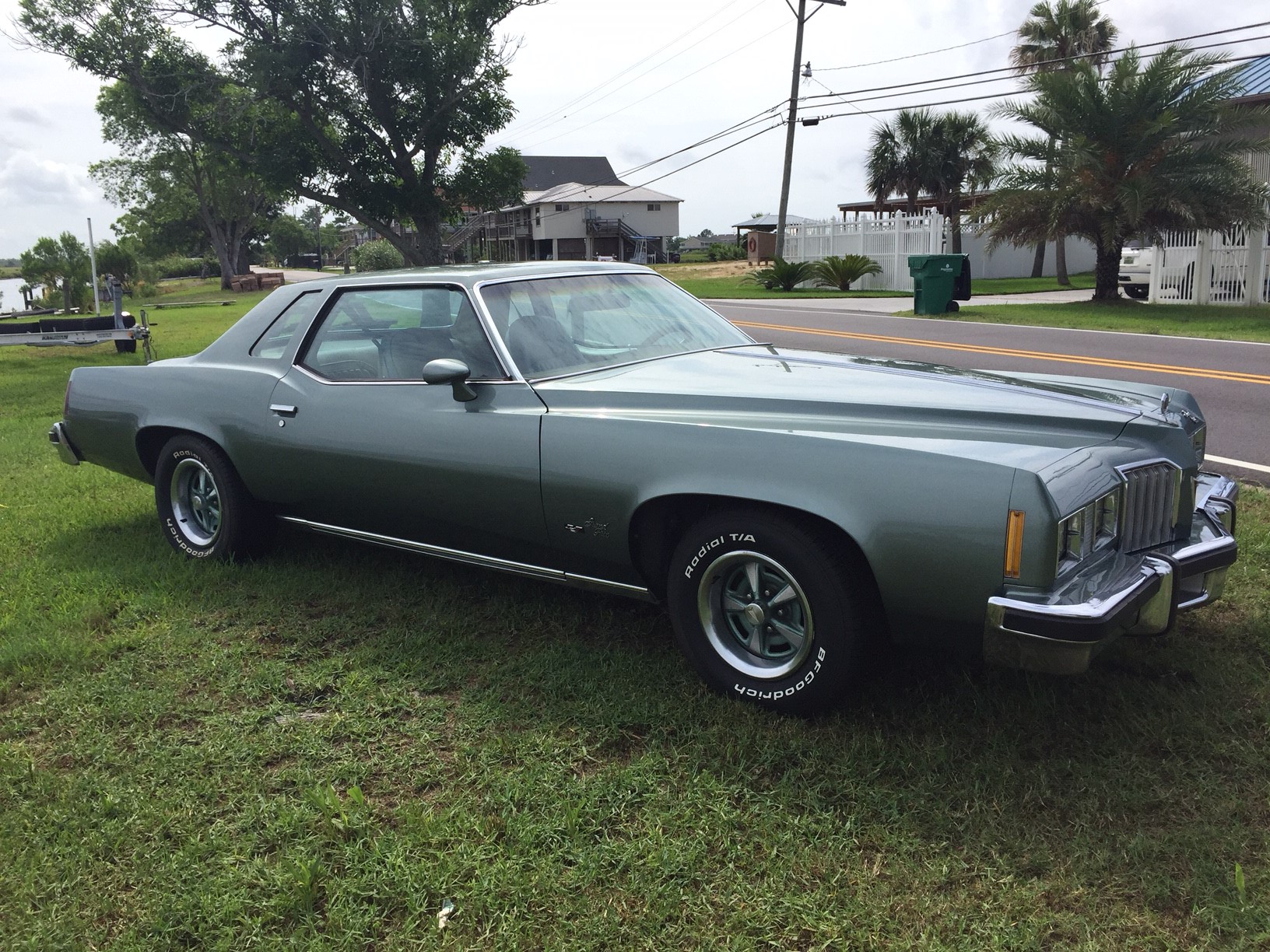 3rd Image of a 1977 PONTIAC GRAND PRIX LJ