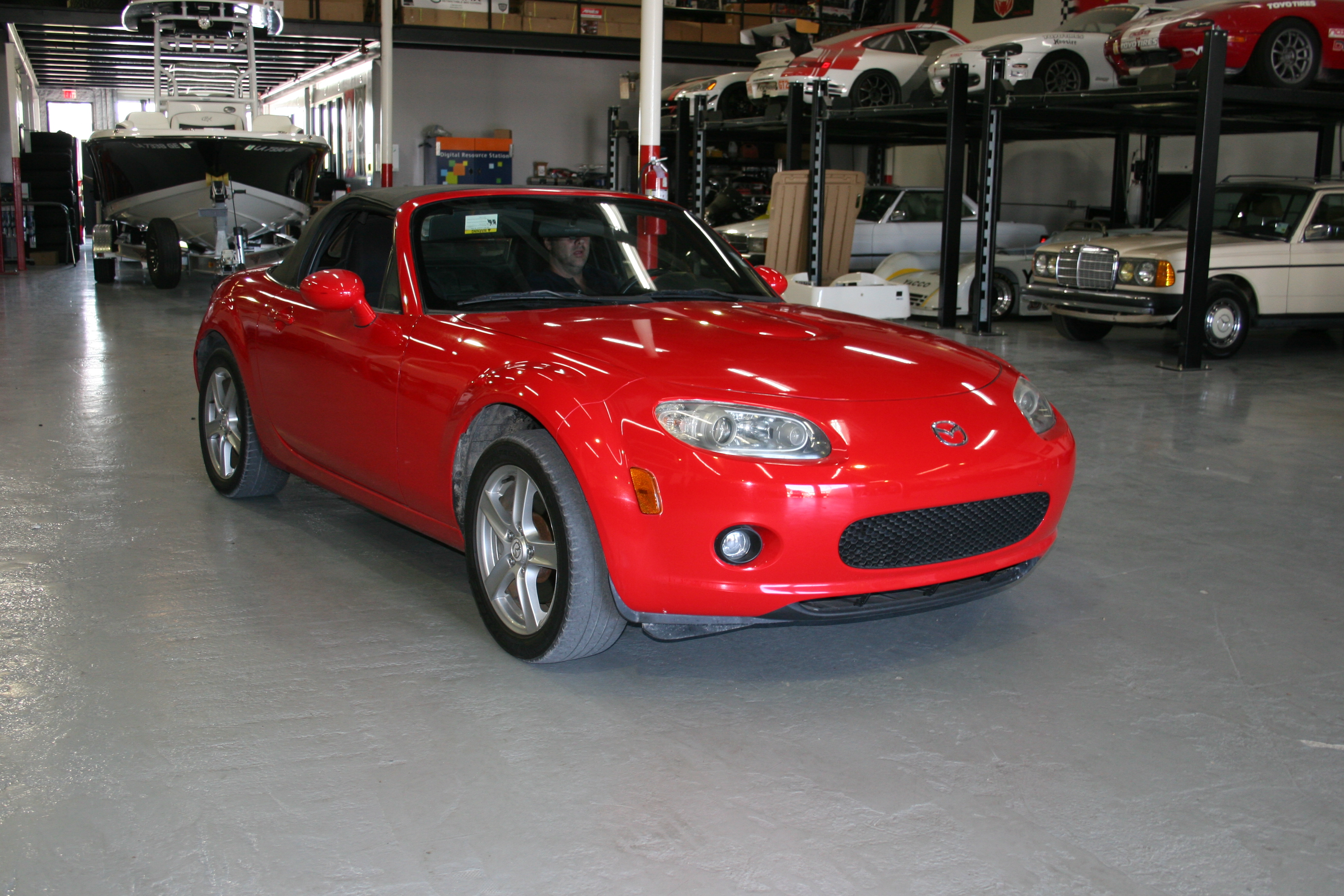 3rd Image of a 2006 MAZDA MX-5 MIATA