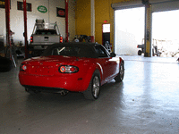 Image 7 of 8 of a 2006 MAZDA MX-5 MIATA