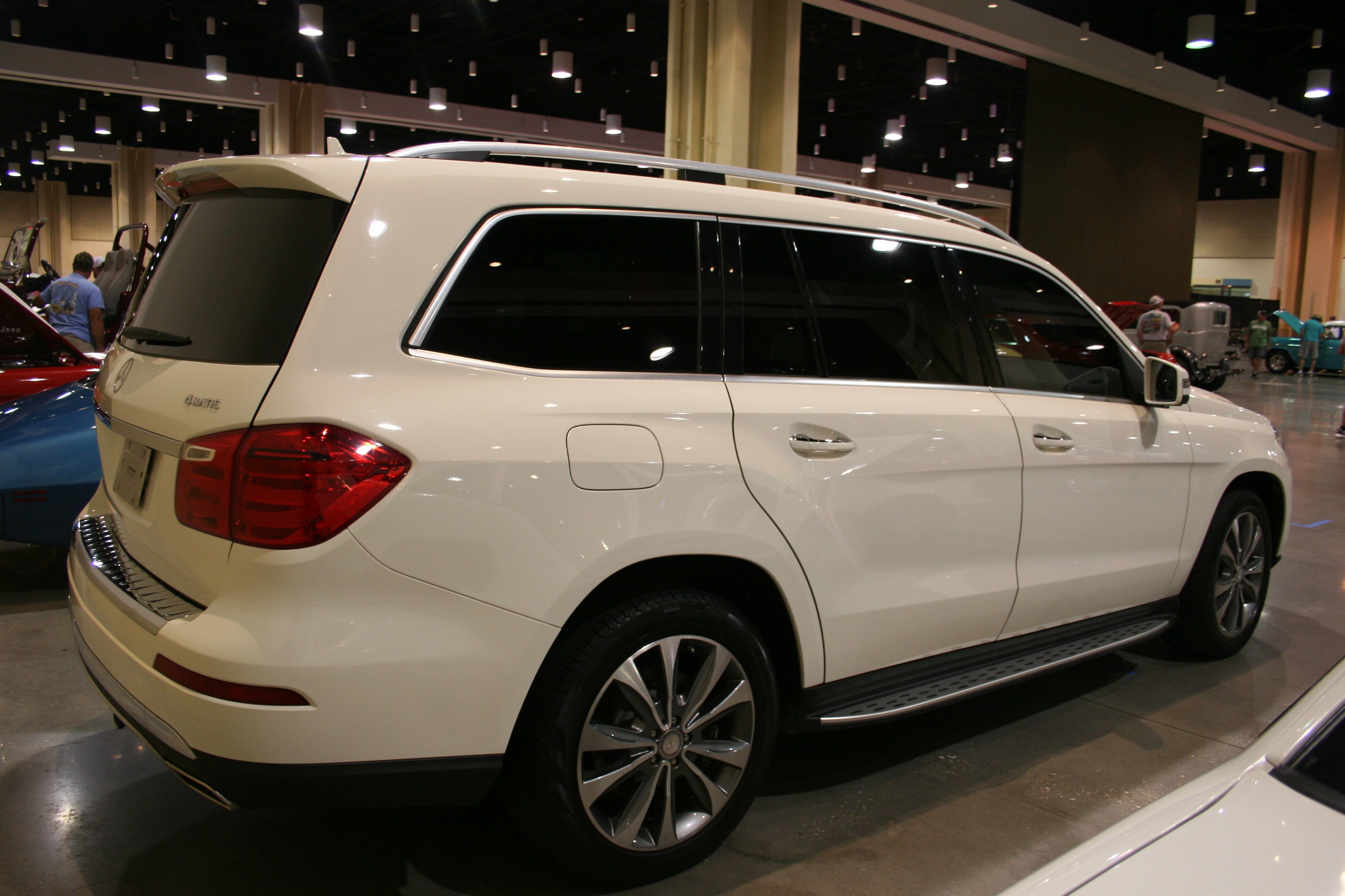 4th Image of a 2013 MERCEDES-BENZ GL-CLASS GL450 4MATIC