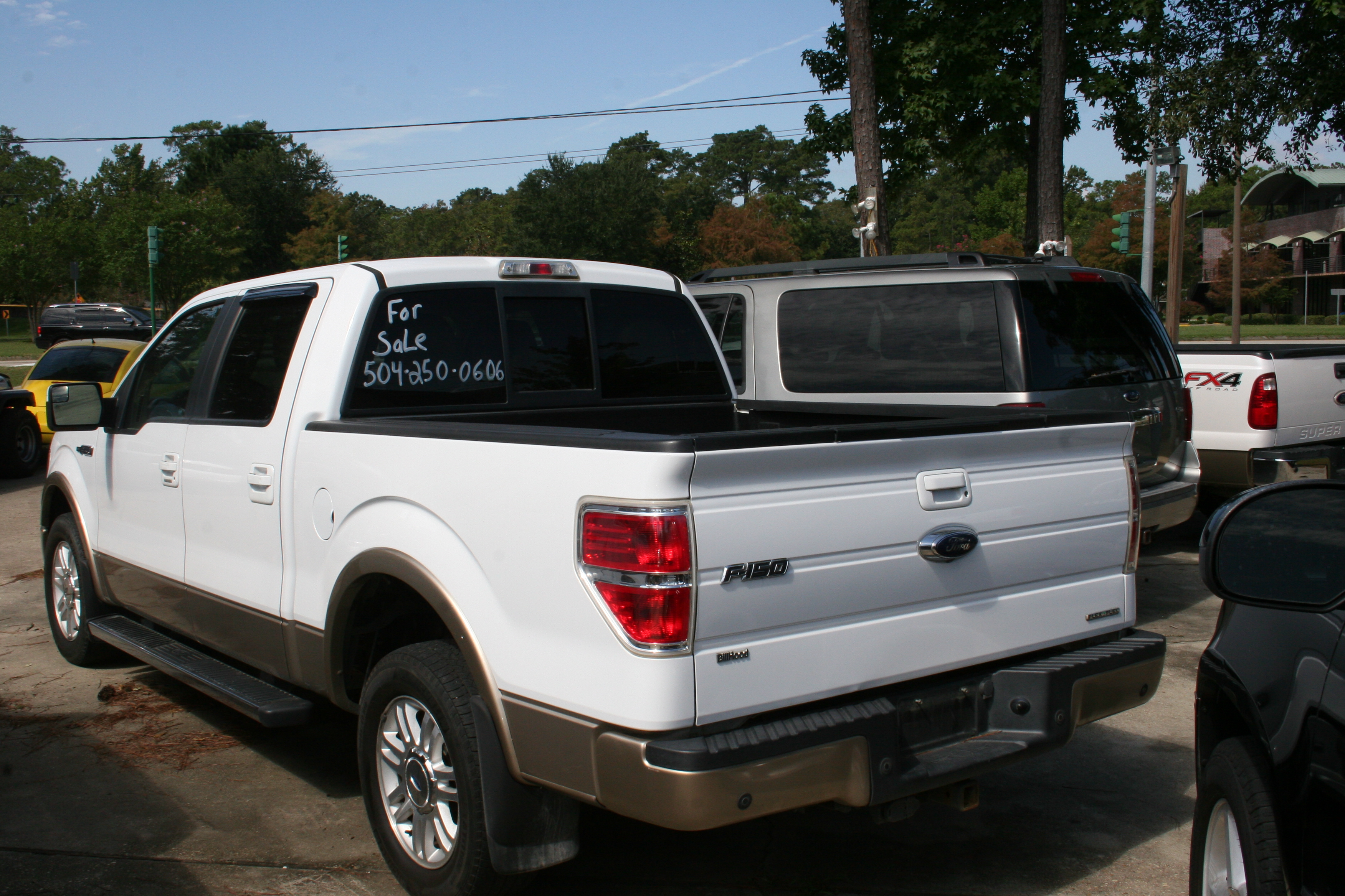 3rd Image of a 2009 CHEVROLET SILVERADO 1500 LT