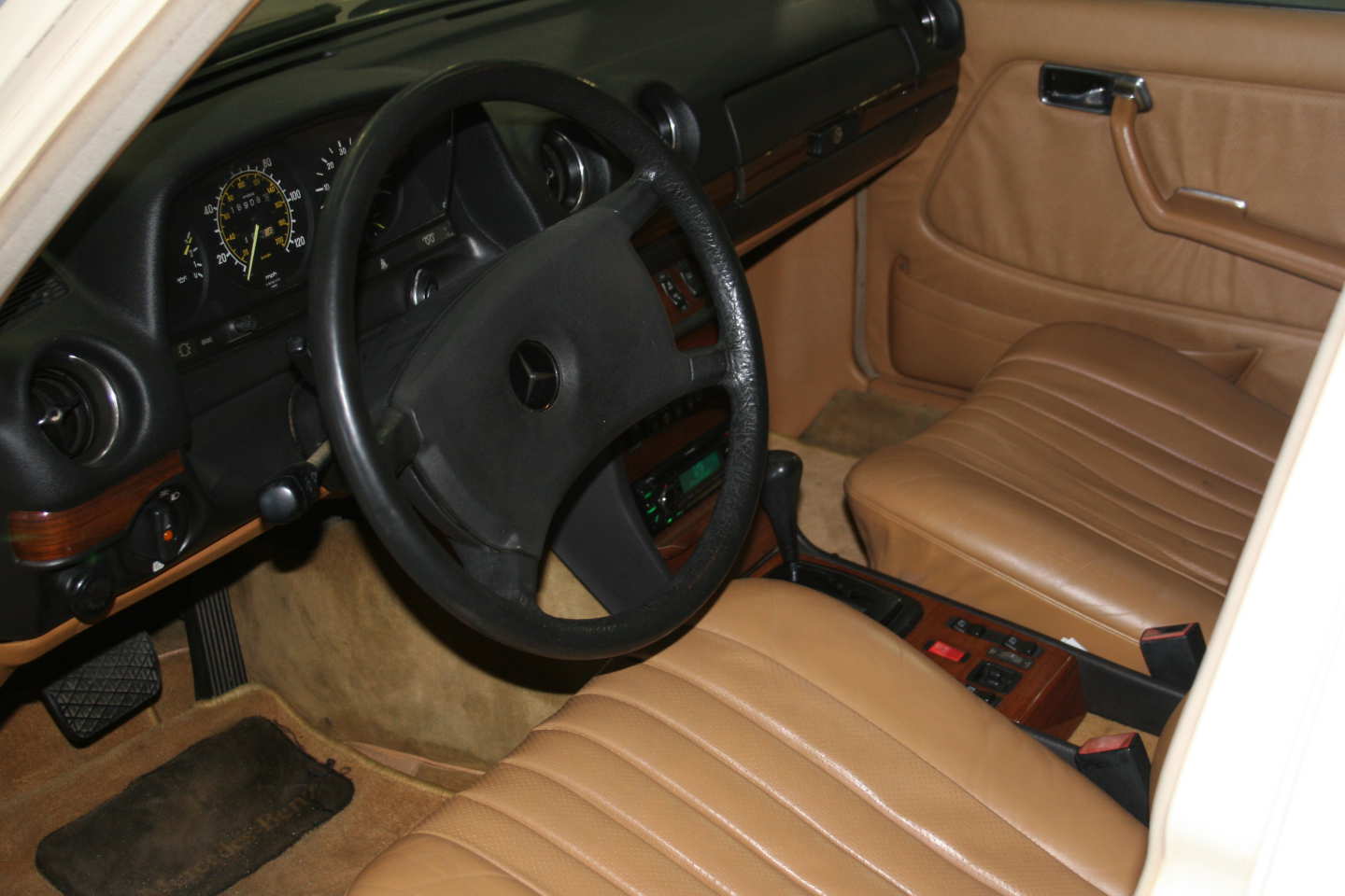 10th Image of a 1985 MERCEDES 300TD