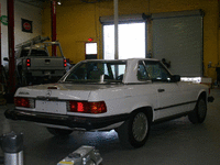 Image 6 of 12 of a 1989 MERCEDES-BENZ 560 560SL