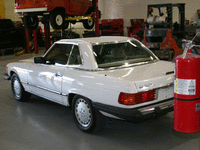 Image 8 of 12 of a 1989 MERCEDES-BENZ 560 560SL
