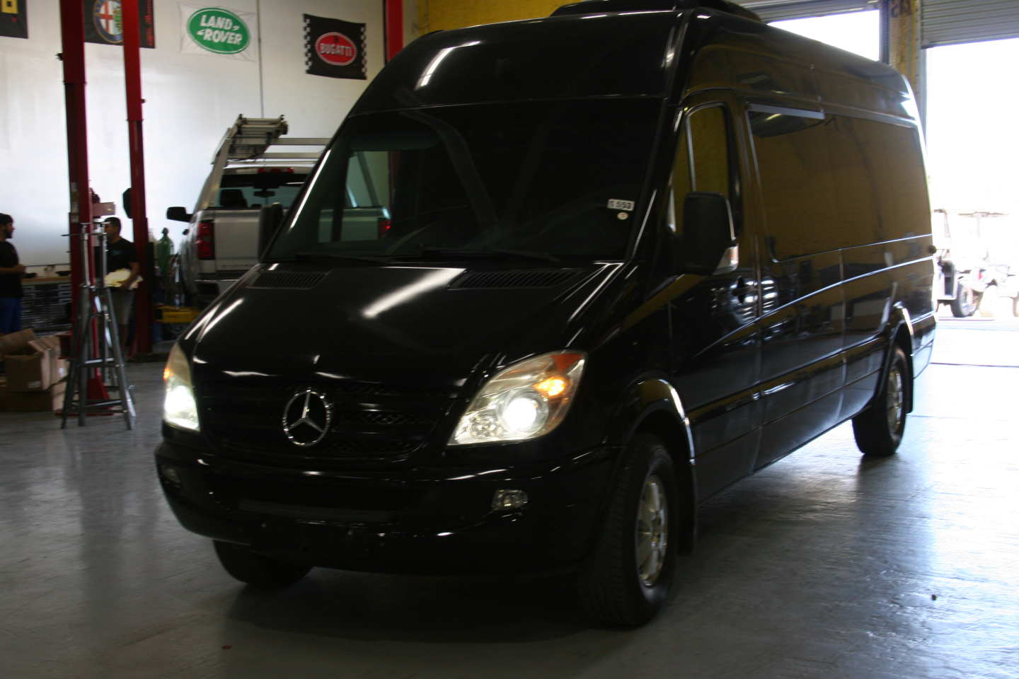 2nd Image of a 2008 DODGE SPRINTER-LIMO