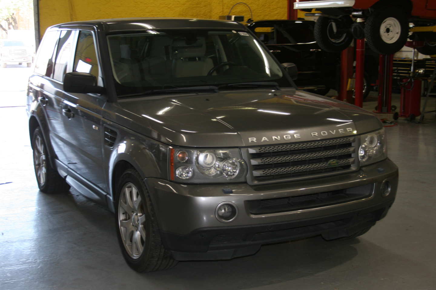 8th Image of a 2009 LAND ROVER RANGE ROVER SPORT HSE