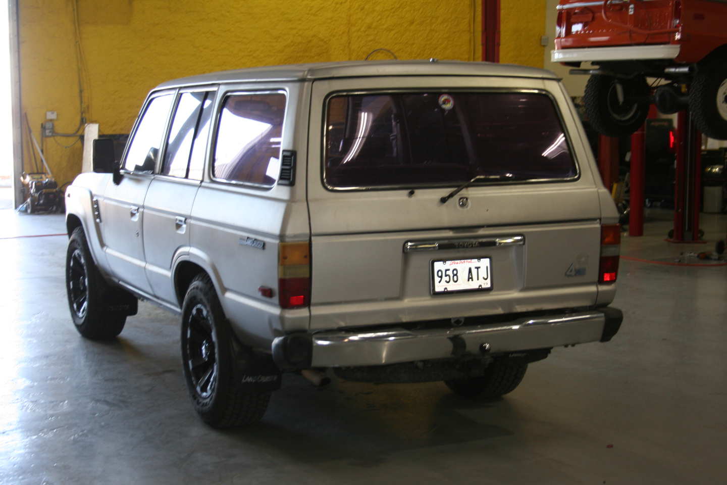 1st Image of a 1987 TOYOTA LAND CRUISER