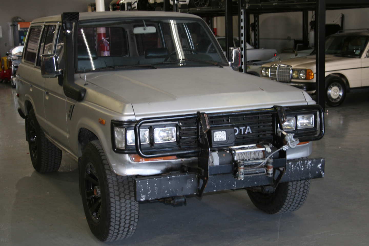 5th Image of a 1987 TOYOTA LAND CRUISER