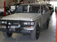 Image 8 of 15 of a 1987 TOYOTA LAND CRUISER