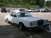 Image 2 of 6 of a 1983 LINCOLN MARK VI