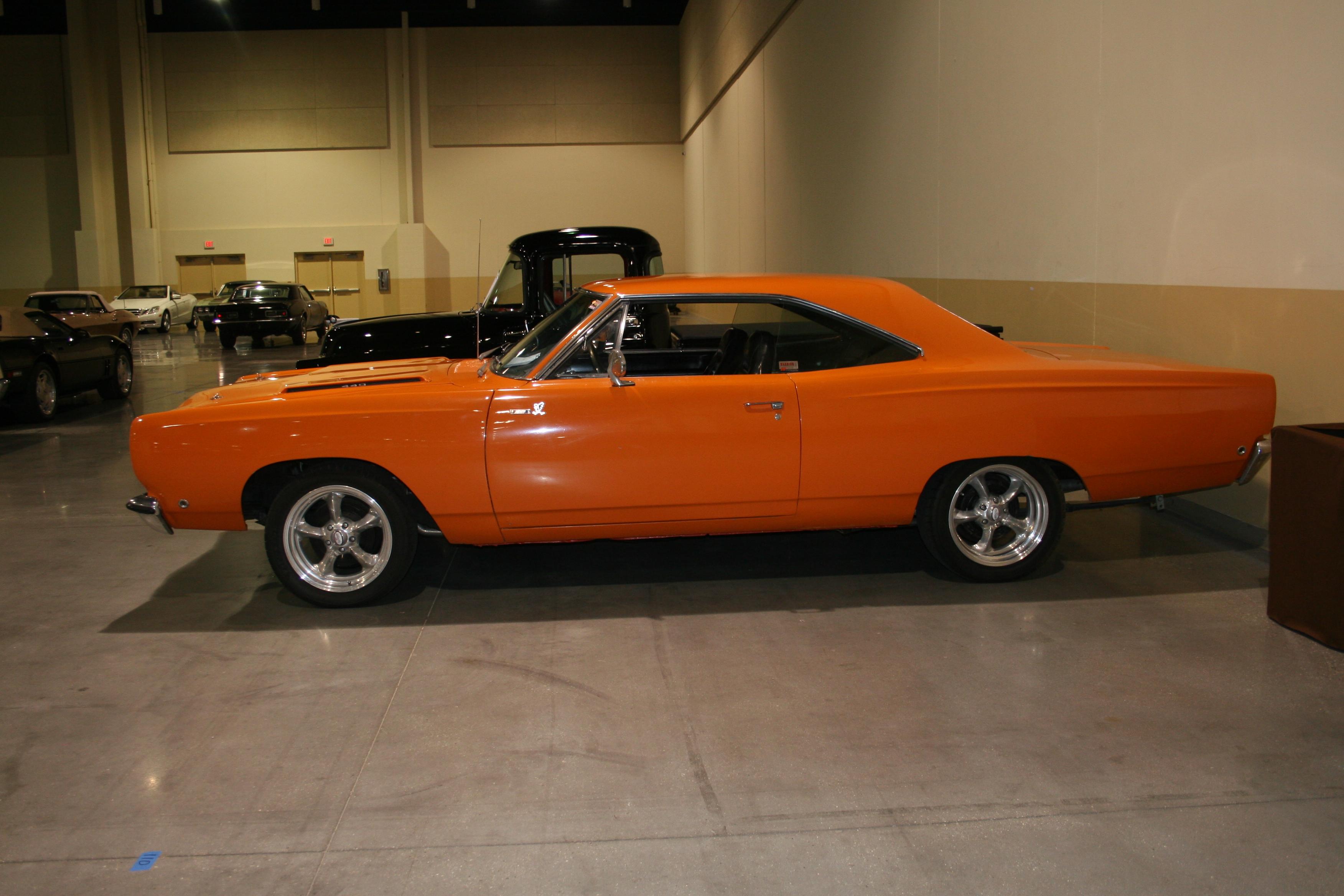 3rd Image of a 1968 PLYMOUTH ROADRUNNER