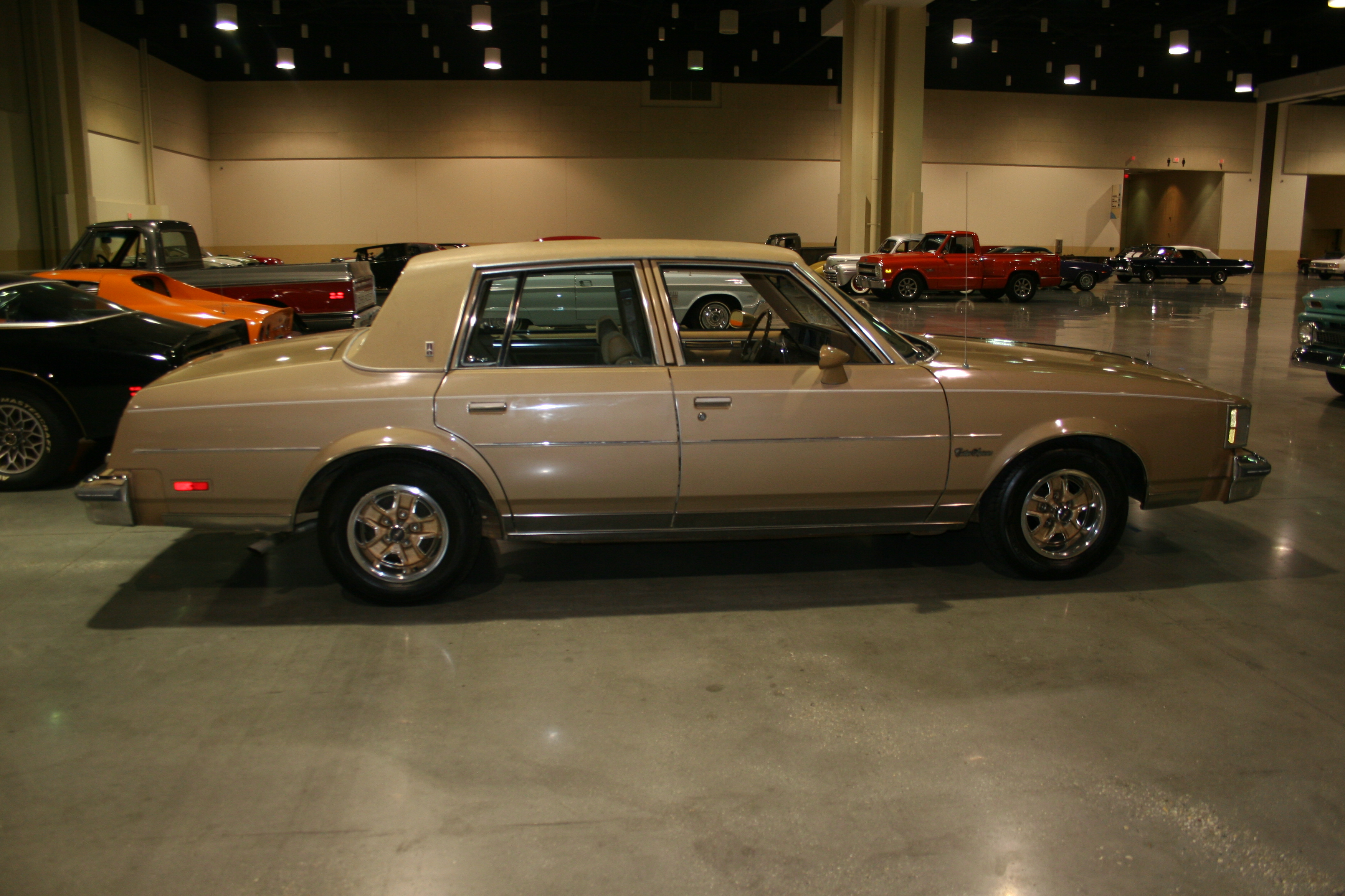 5th Image of a 1985 OLDSMOBILE CUTLASS SUPREME