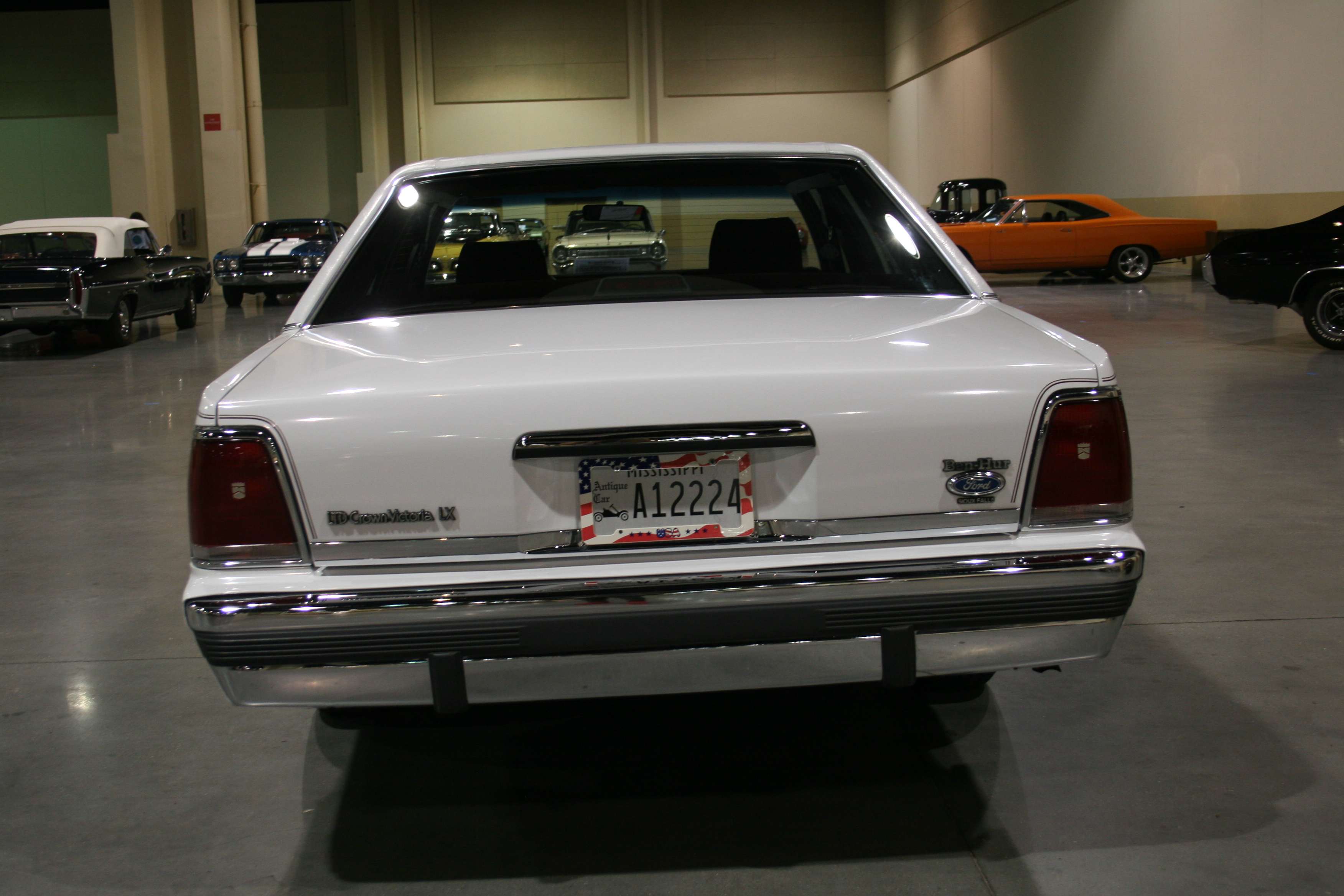 4th Image of a 1988 FORD LTD CROWN VICTORIA LX