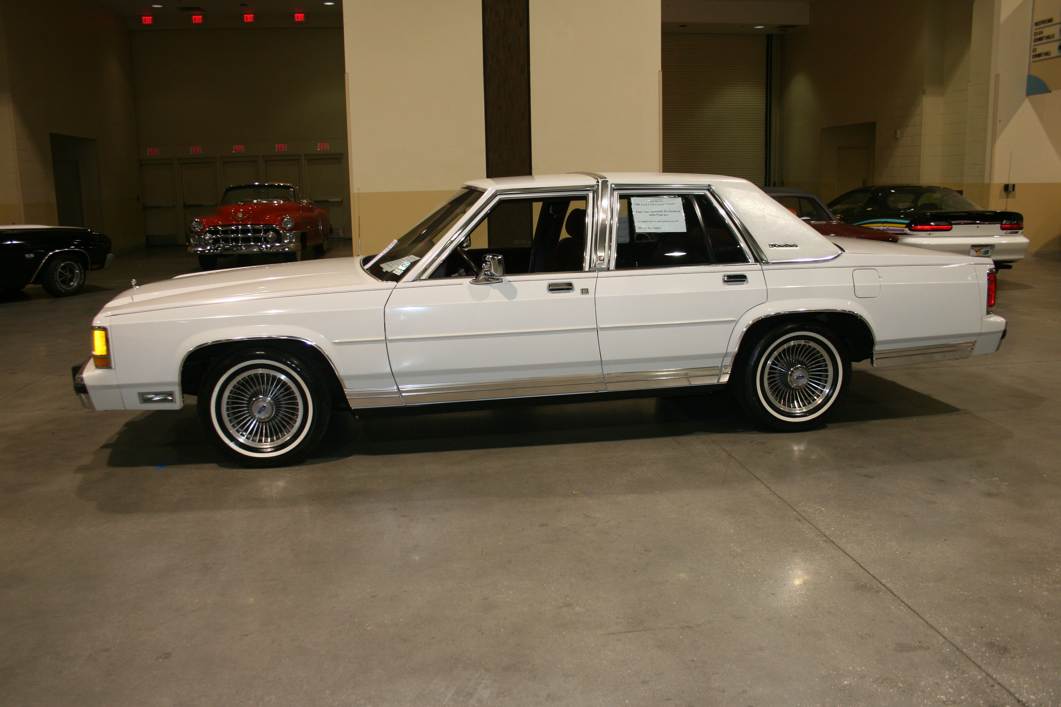 6th Image of a 1988 FORD LTD CROWN VICTORIA LX