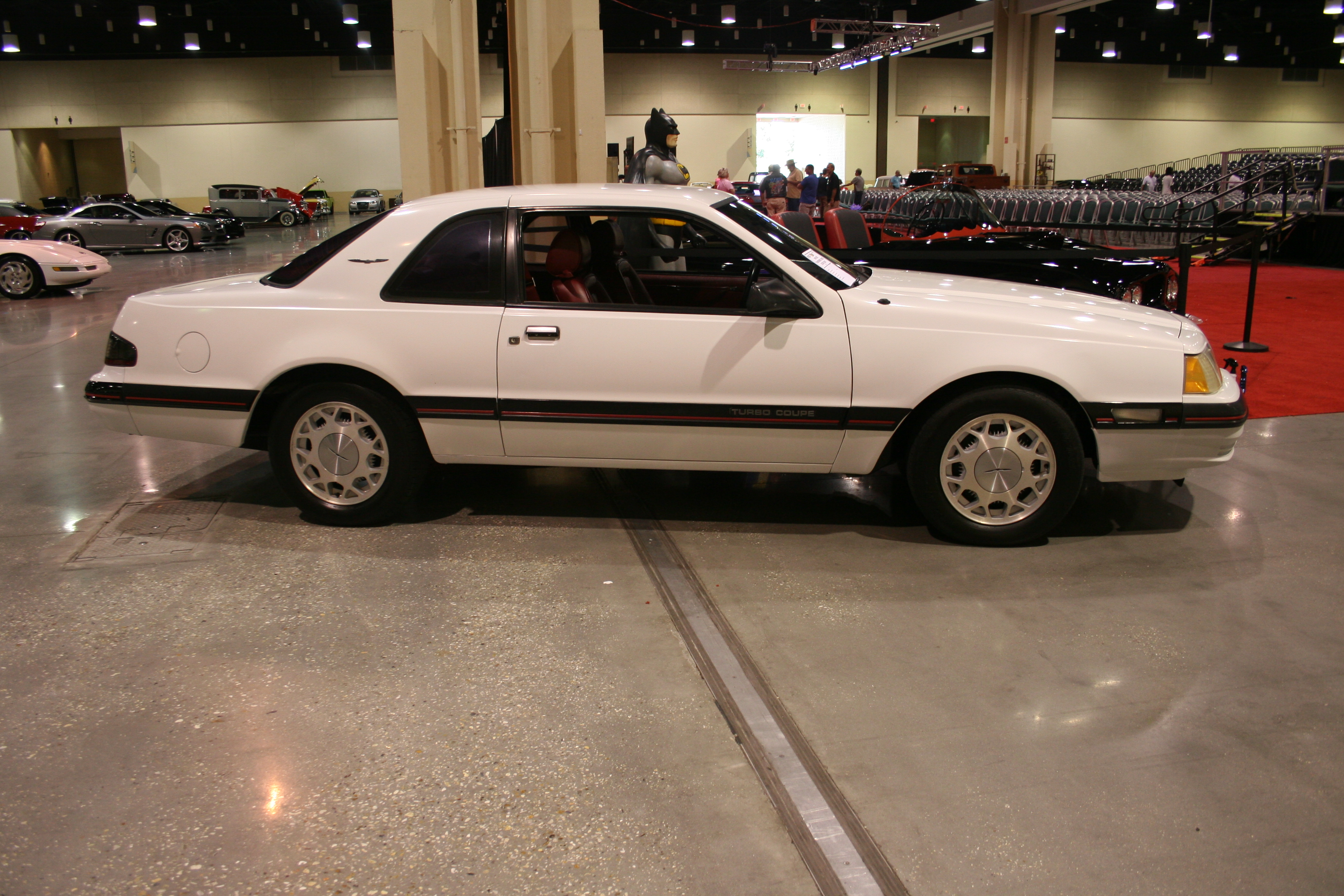 2nd Image of a 1988 FORD THUNDERBIRD TURBO