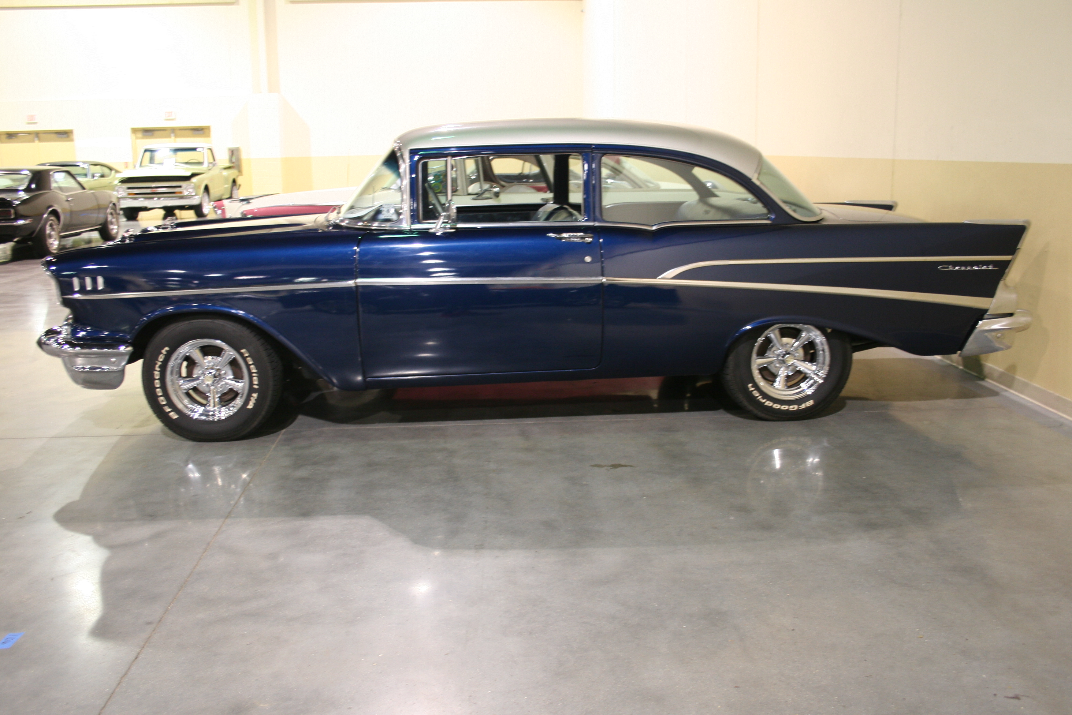 4th Image of a 1957 CHEVROLET 2DS