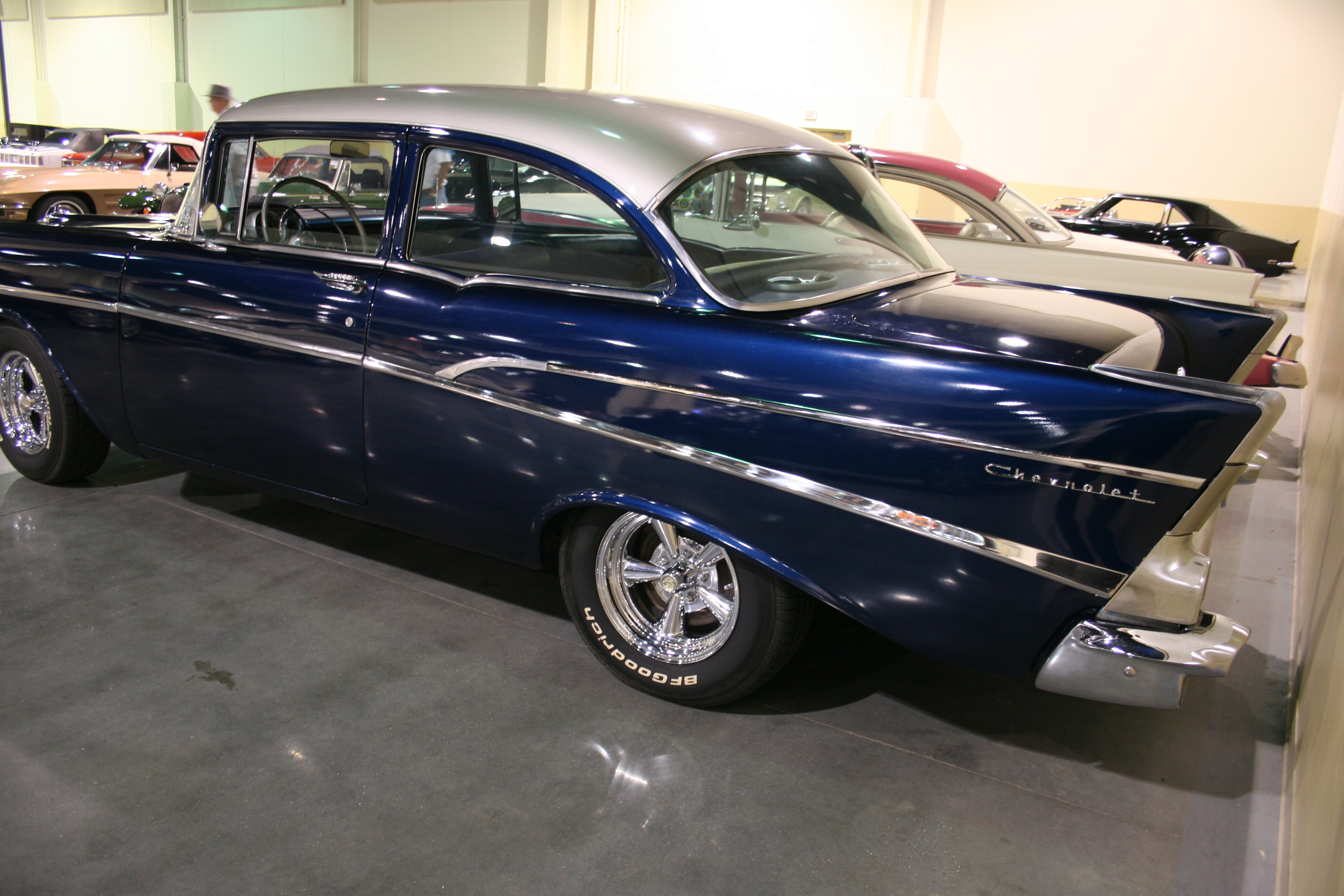 5th Image of a 1957 CHEVROLET 2DS