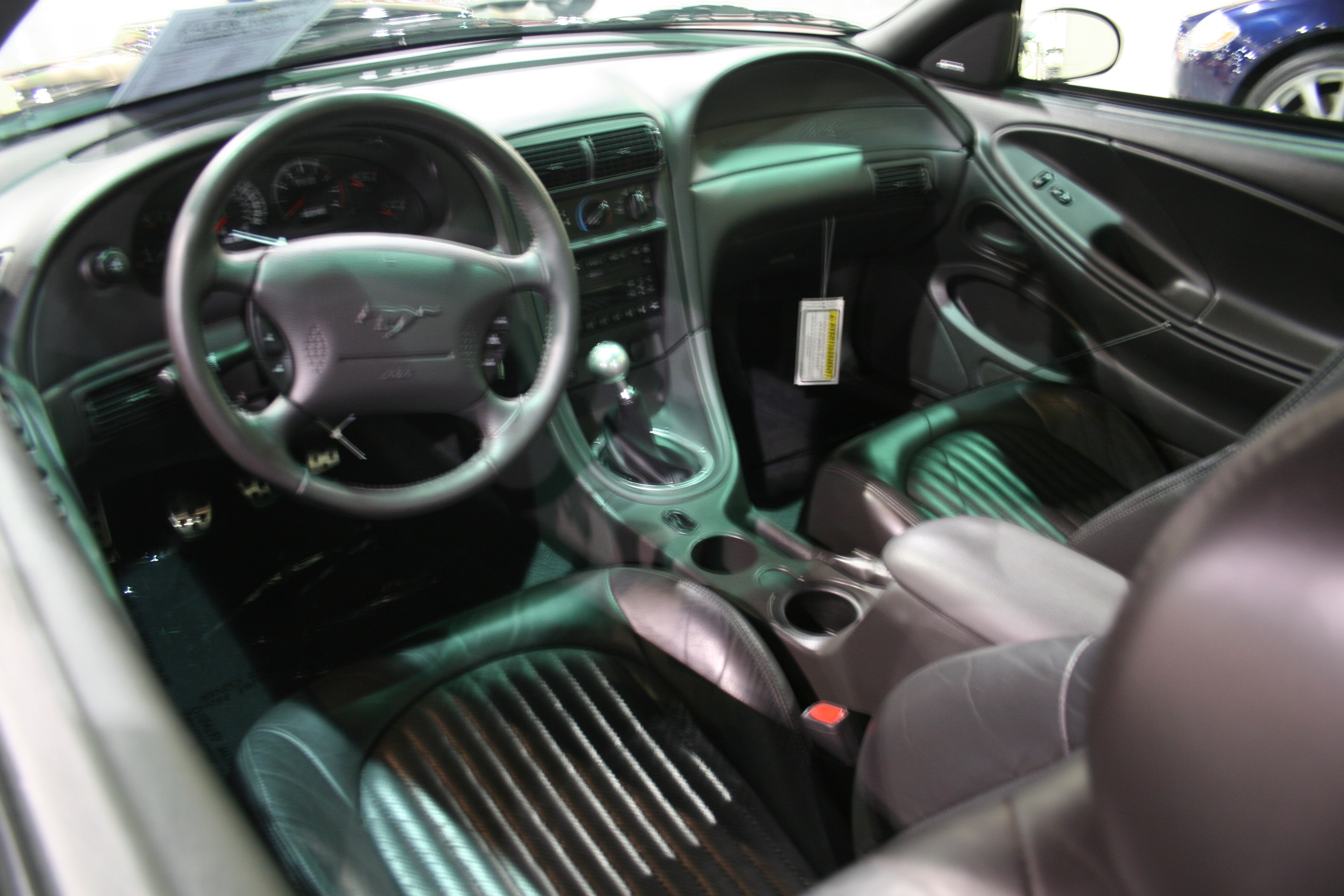 3rd Image of a 2001 FORD MUSTANG GT
