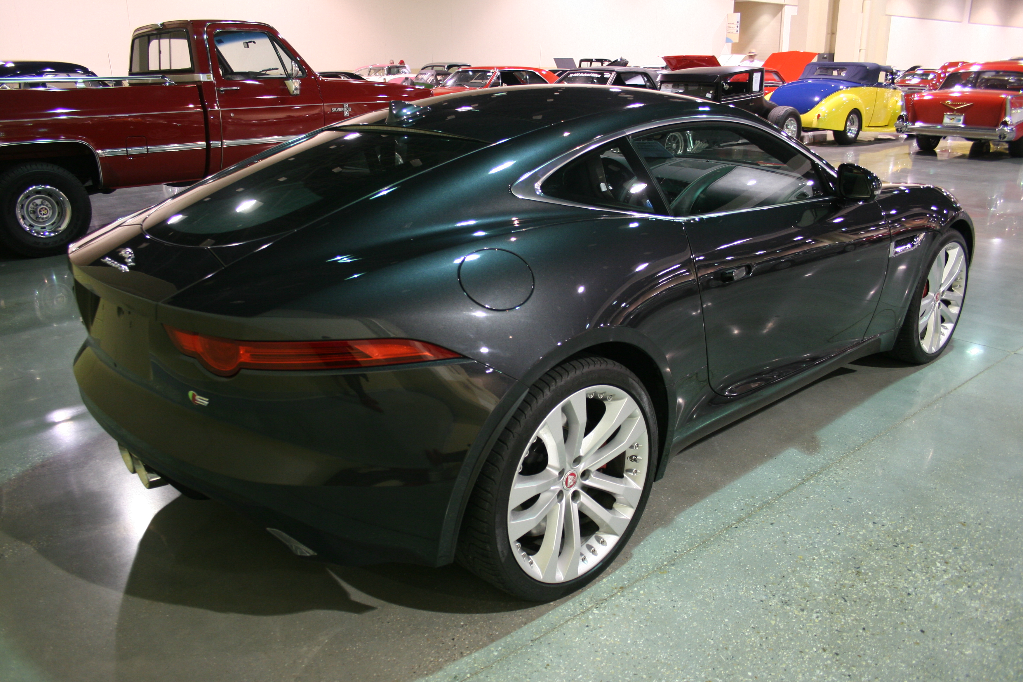 5th Image of a 2015 JAGUAR F-TYPE V6 S