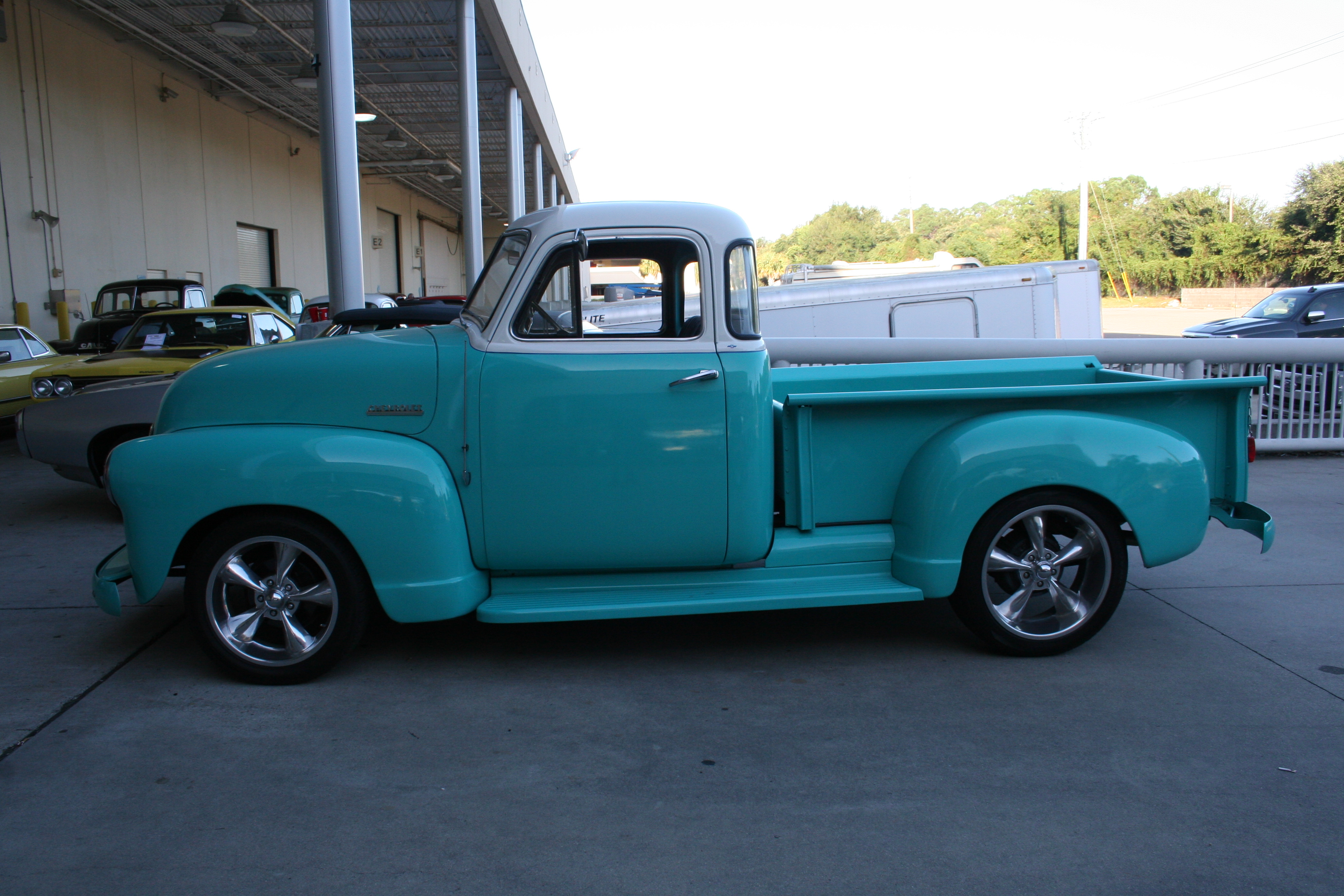 2nd Image of a 1951 CHEVROLET 5 WINDOW