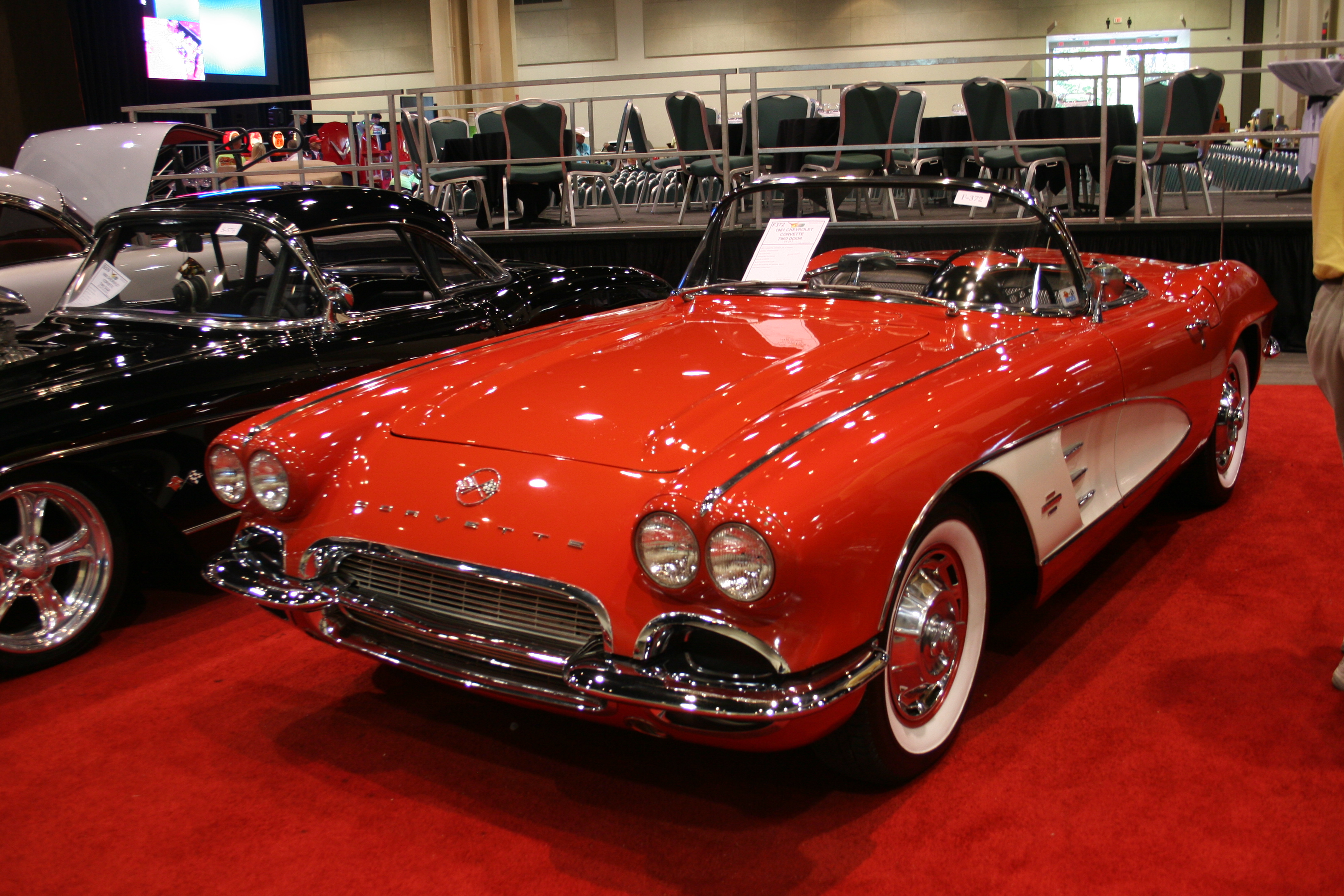 1st Image of a 1961 CHEVROLET CORVETTE