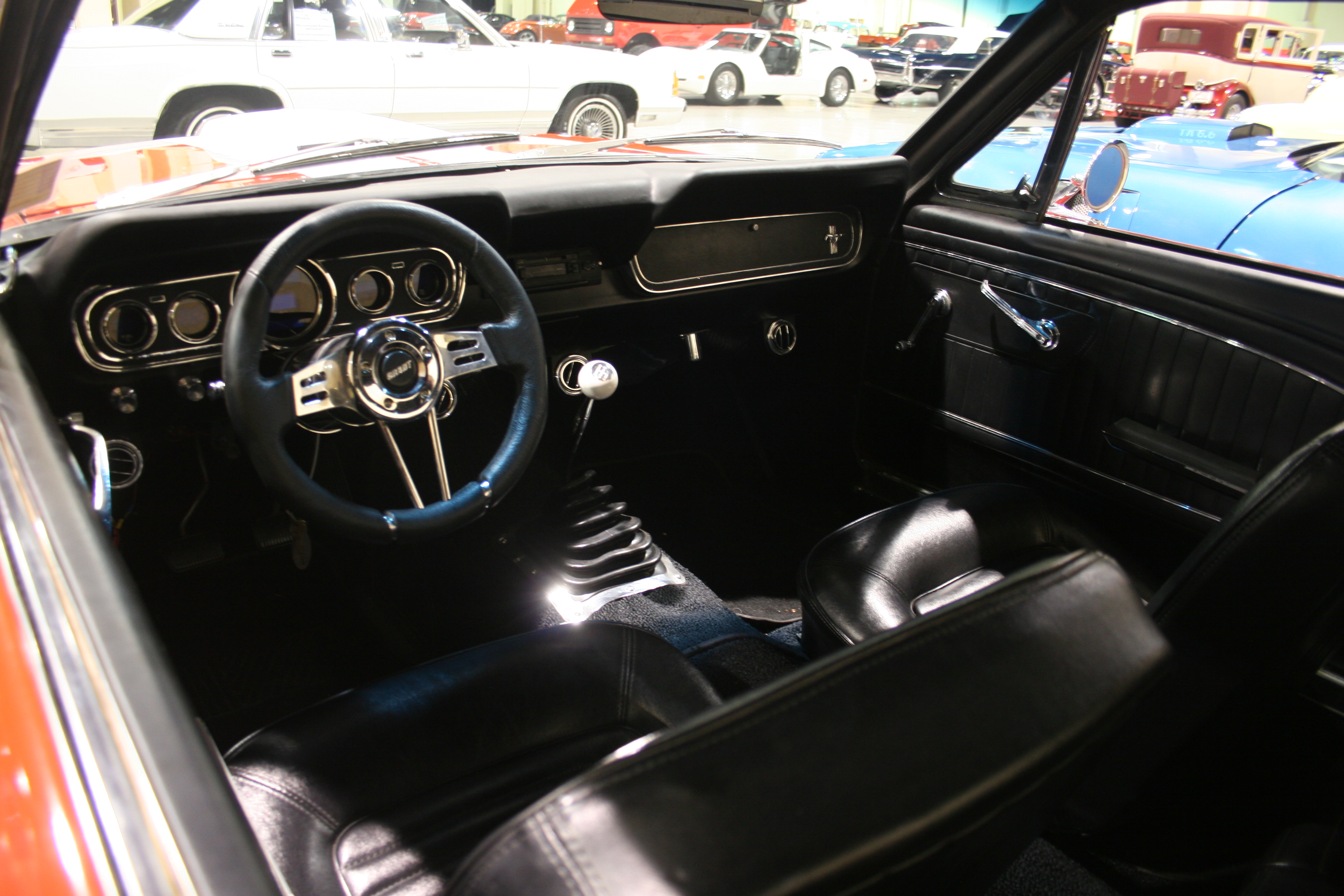 3rd Image of a 1966 FORD MUSTANG