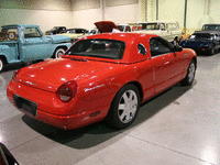 Image 6 of 7 of a 2002 FORD THUNDERBIRD