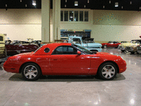Image 7 of 7 of a 2002 FORD THUNDERBIRD