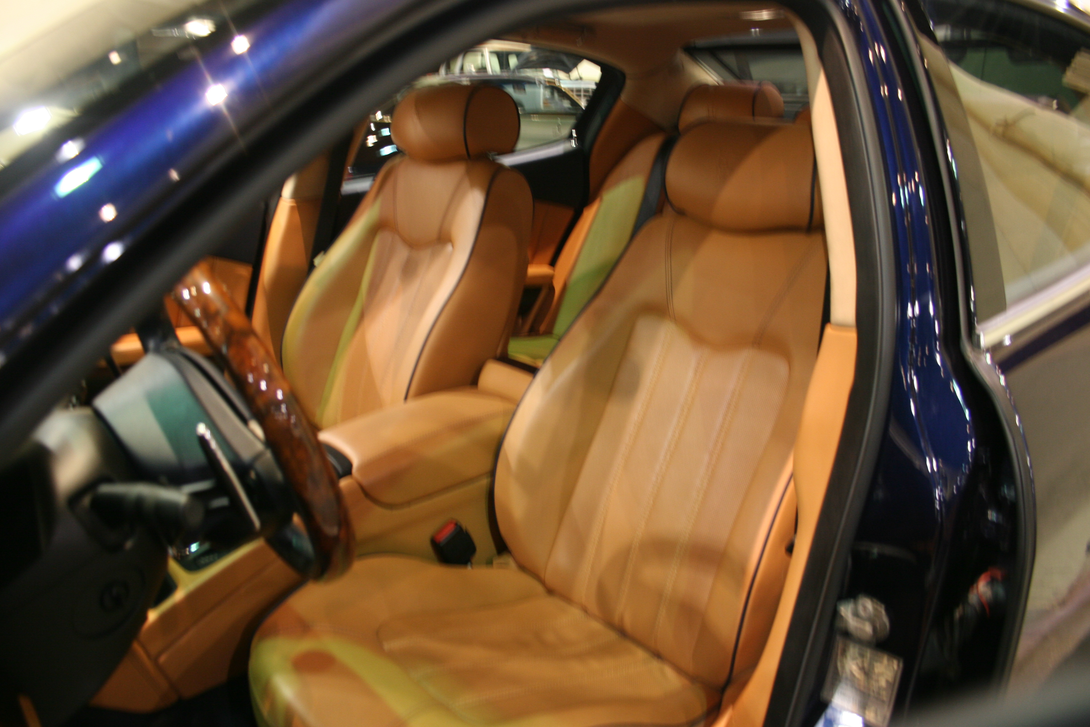 3rd Image of a 2011 MASERATI QUATTROPORTE 11 AUTO