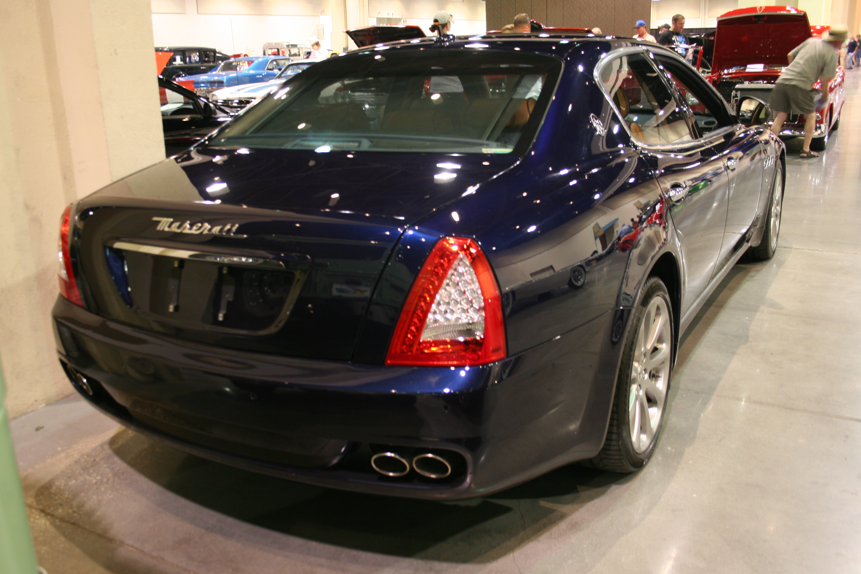 4th Image of a 2011 MASERATI QUATTROPORTE 11 AUTO