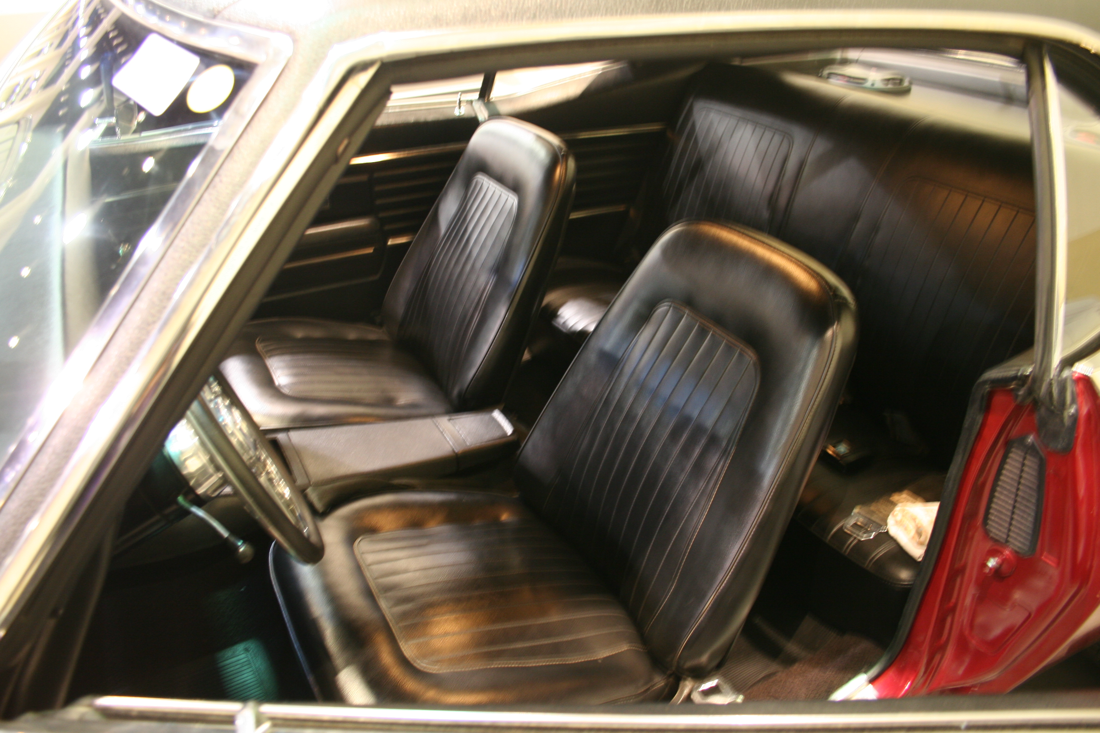 3rd Image of a 1968 CHEVROLET CAMERO
