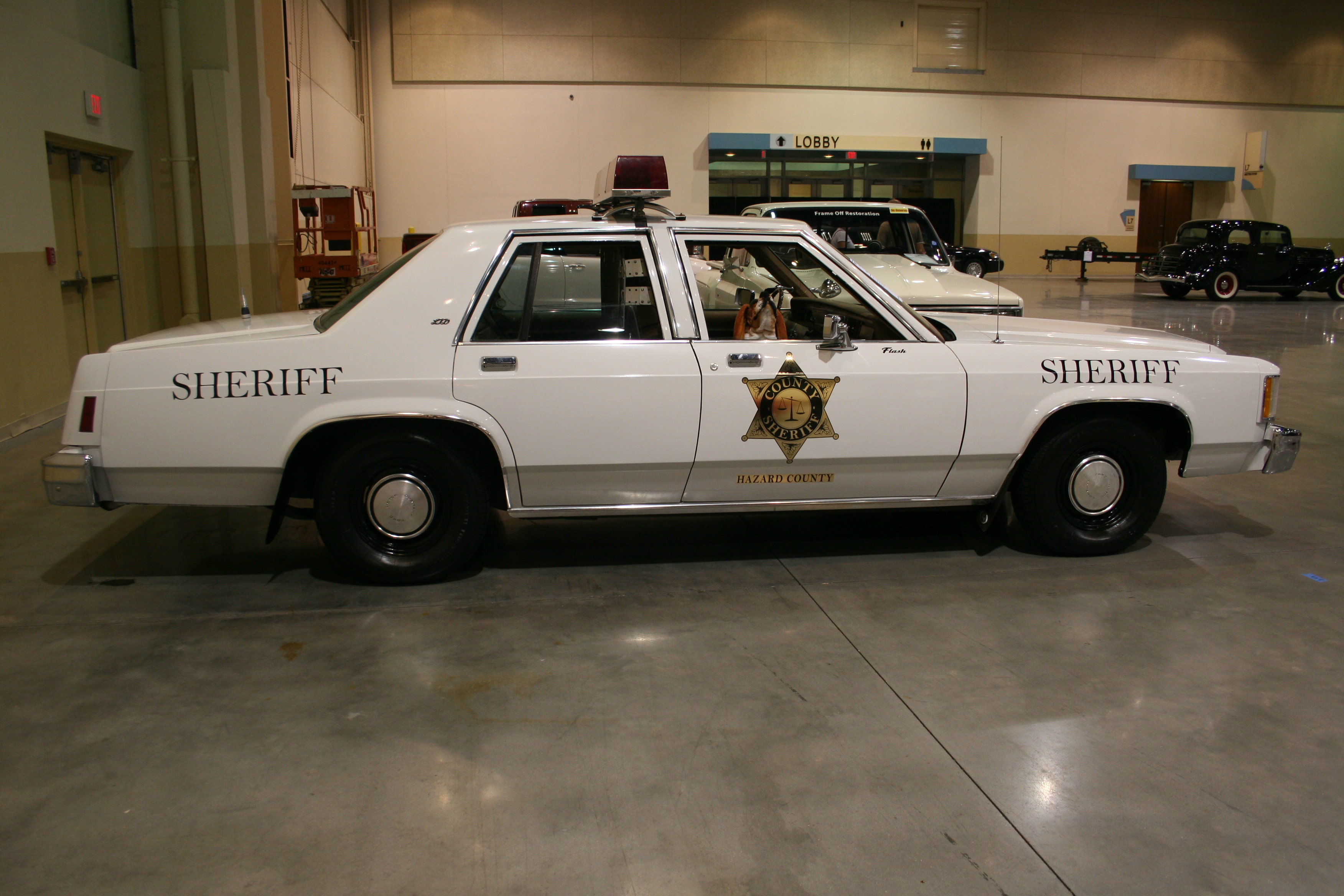 7th Image of a 1982 FORD LTD S