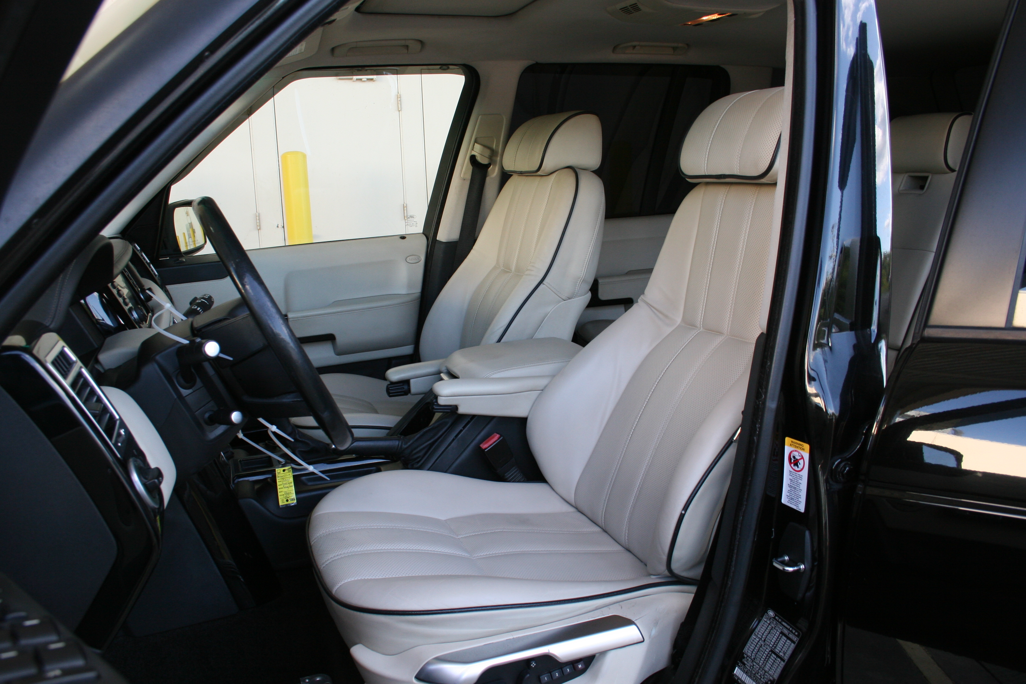 3rd Image of a 2006 LAND ROVER RANGE ROVER HSE