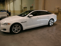 Image 6 of 6 of a 2011 JAGUAR XJ8L